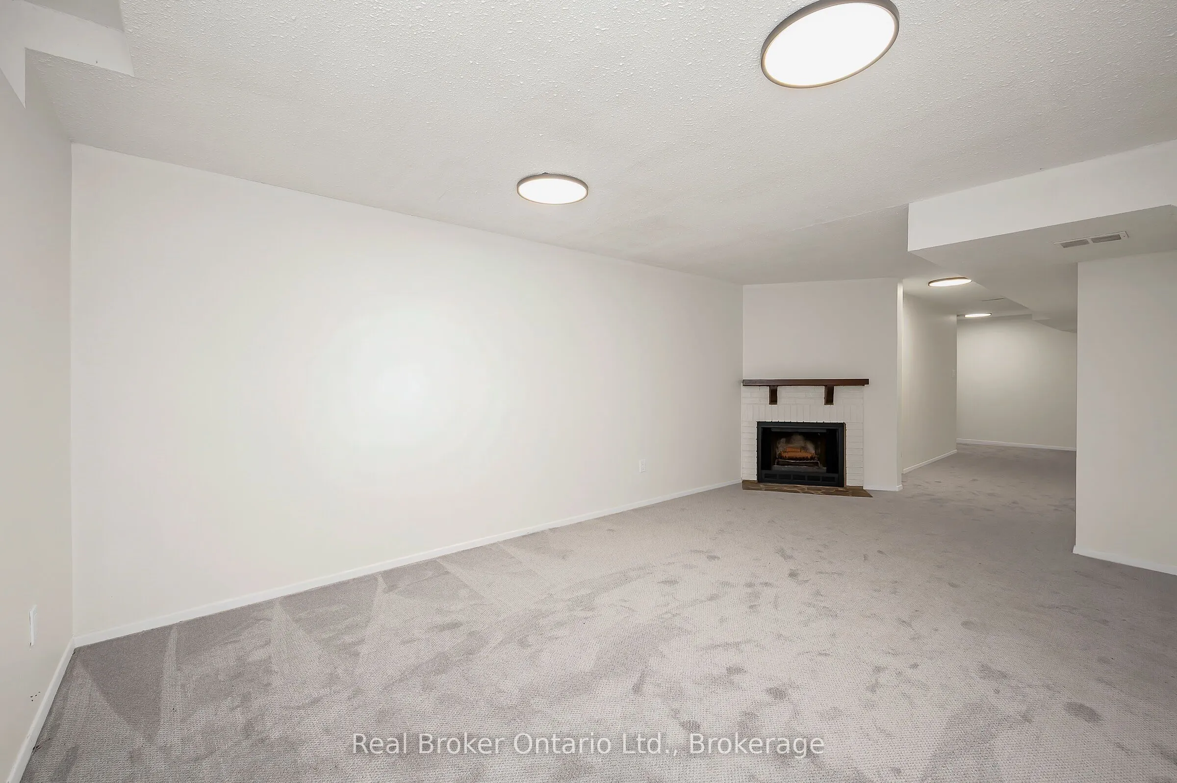 815 Sweetwater Crescent