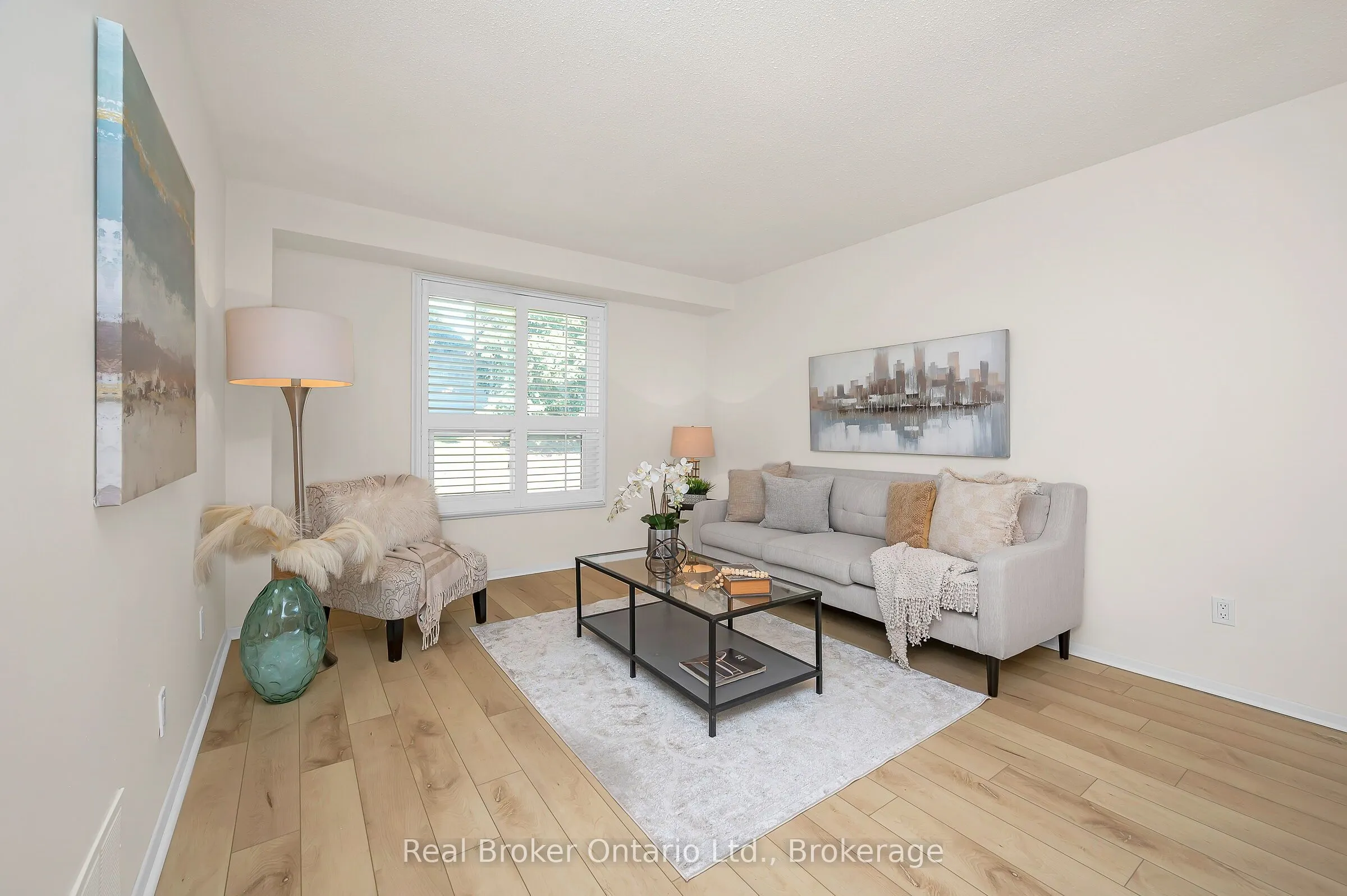 815 Sweetwater Crescent