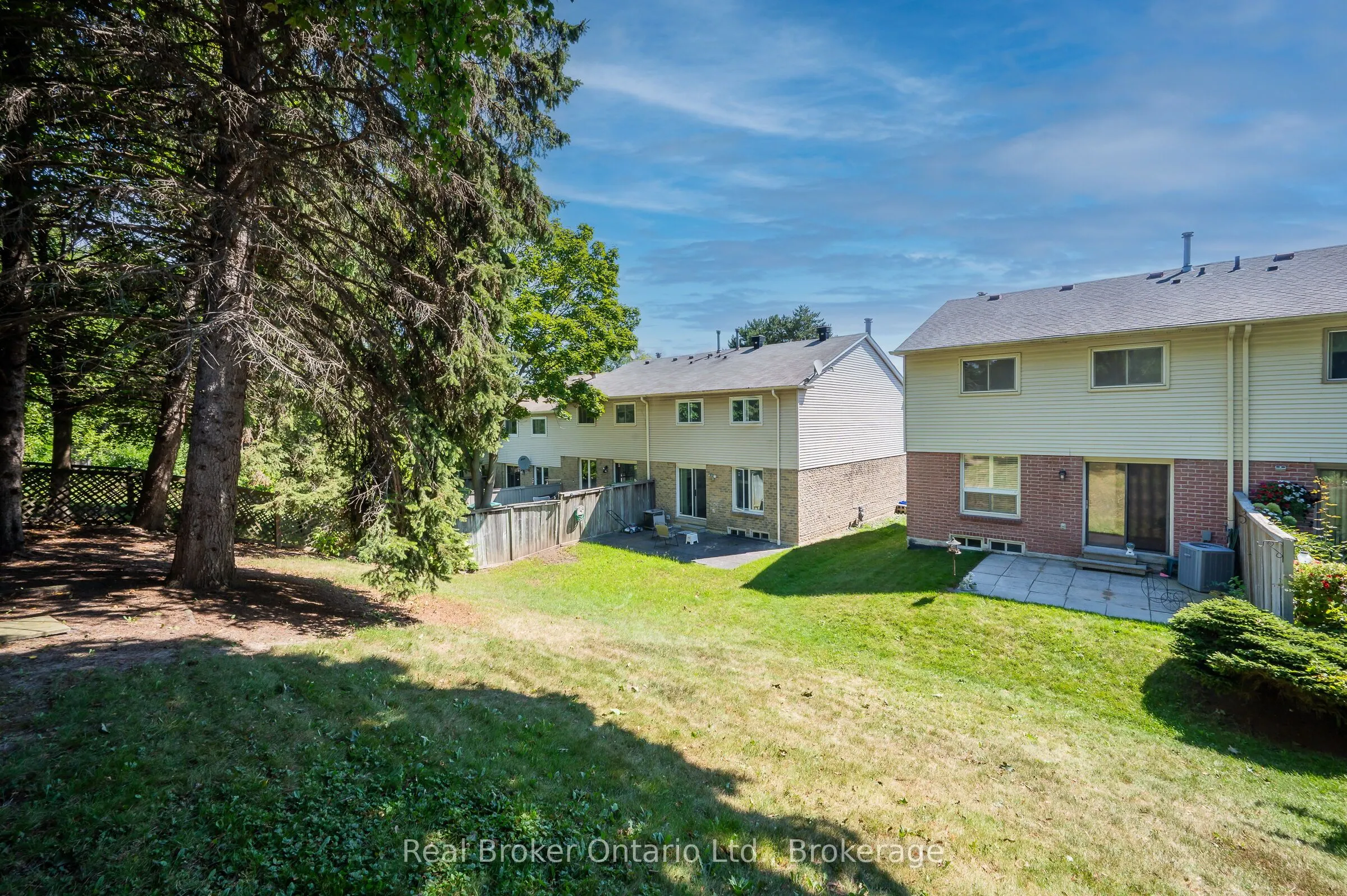 815 Sweetwater Crescent