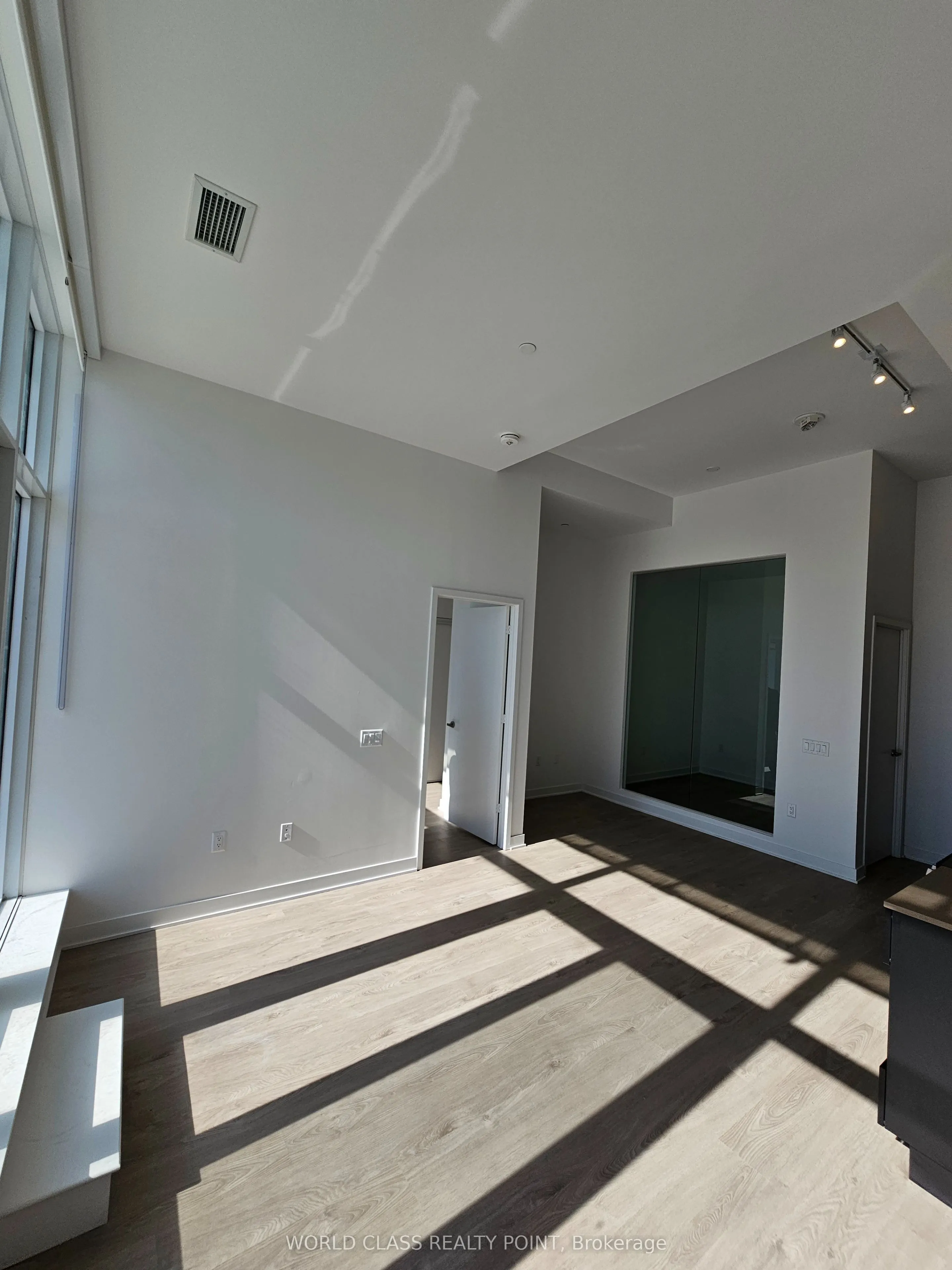 3900 Confederation Parkway, #530