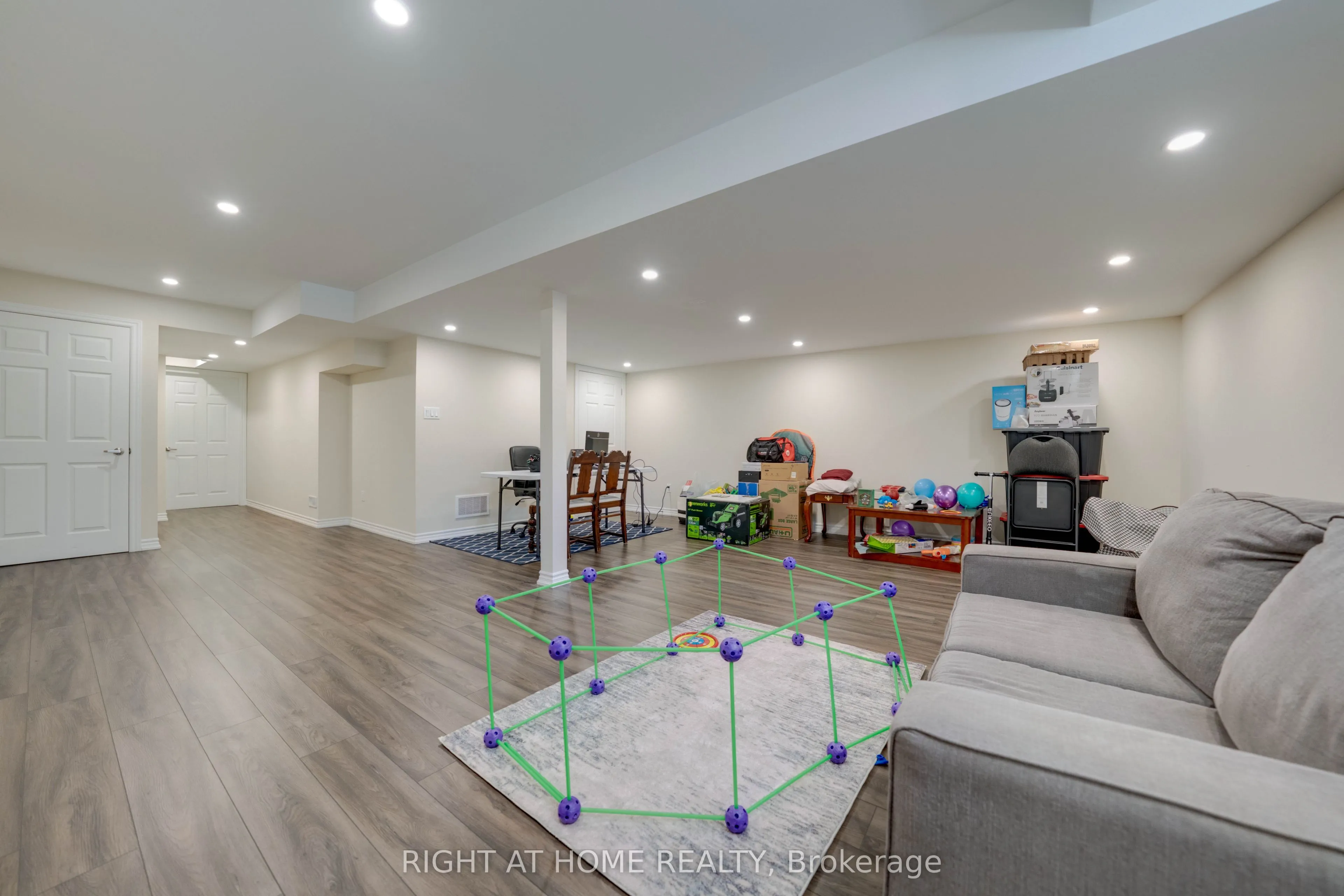 815 Banks Crescent