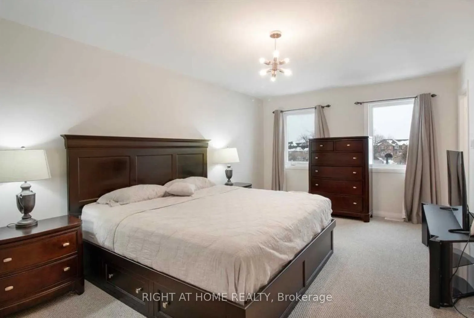 815 Banks Crescent