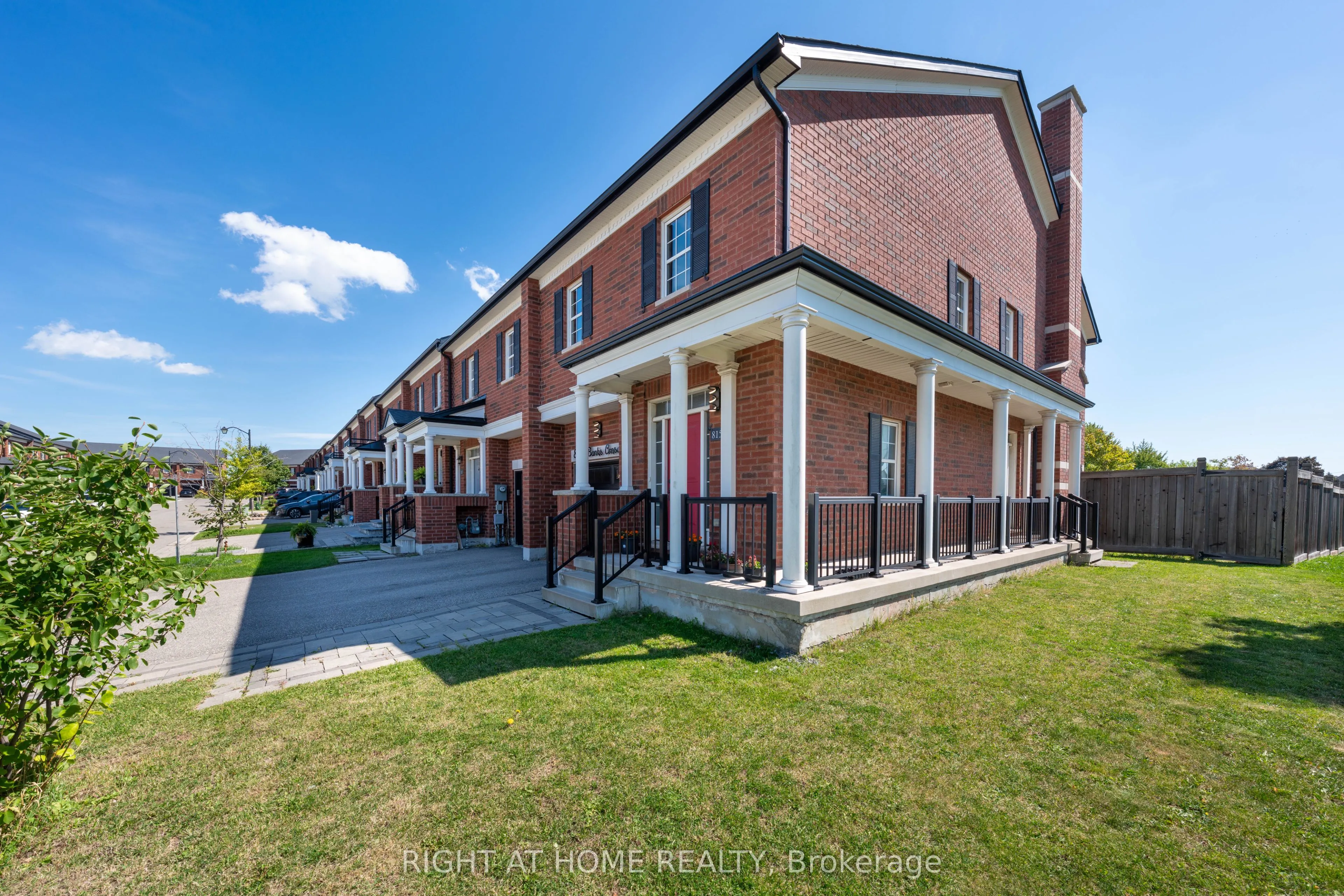 815 Banks Crescent