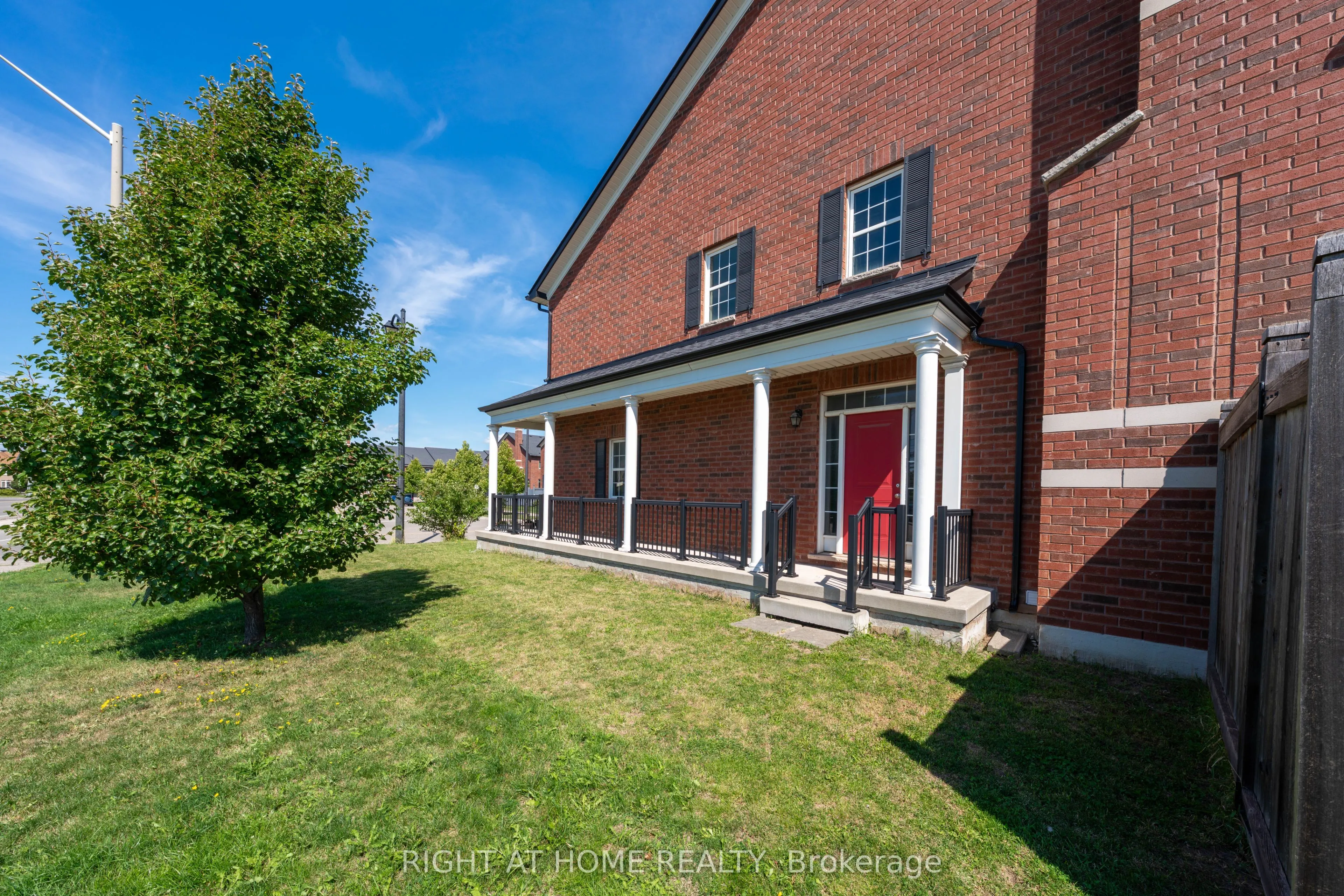 815 Banks Crescent