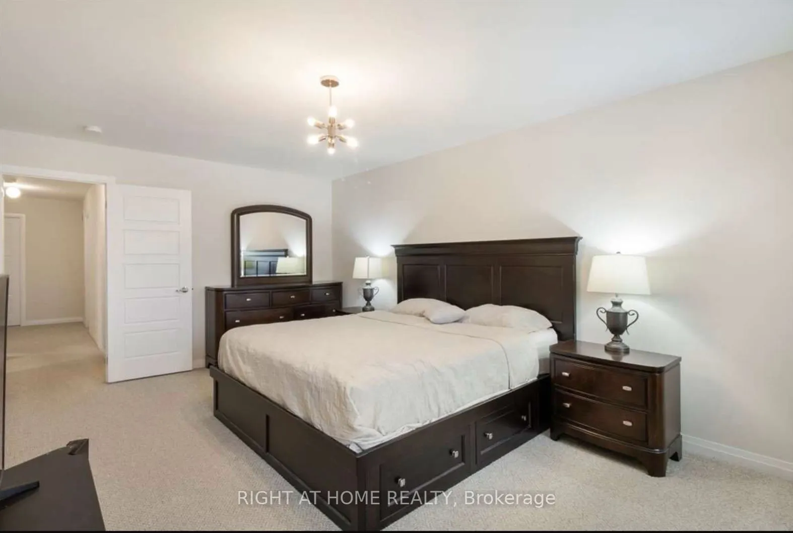 815 Banks Crescent