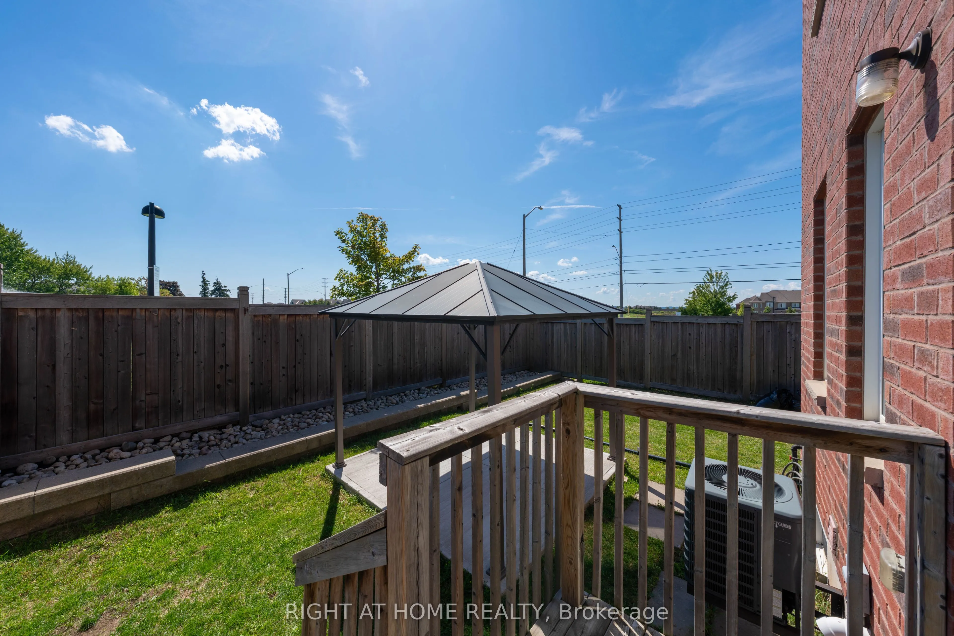815 Banks Crescent