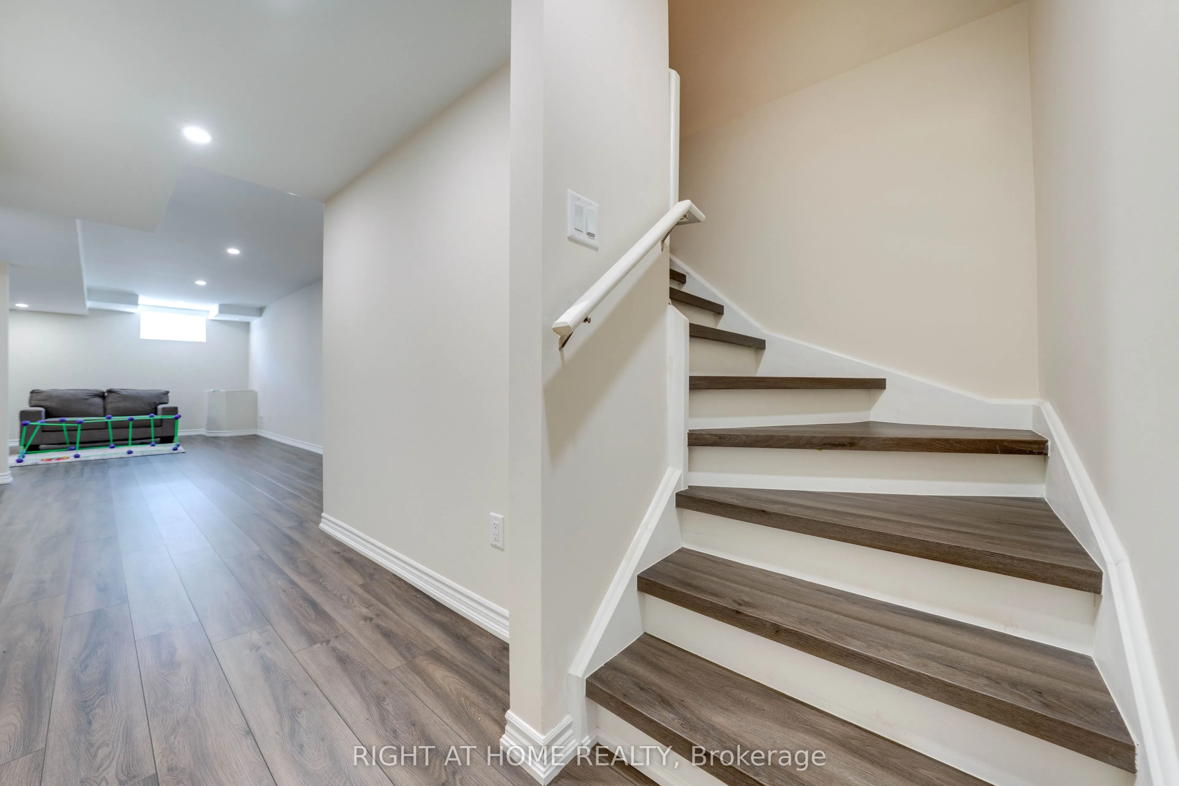 815 Banks Crescent