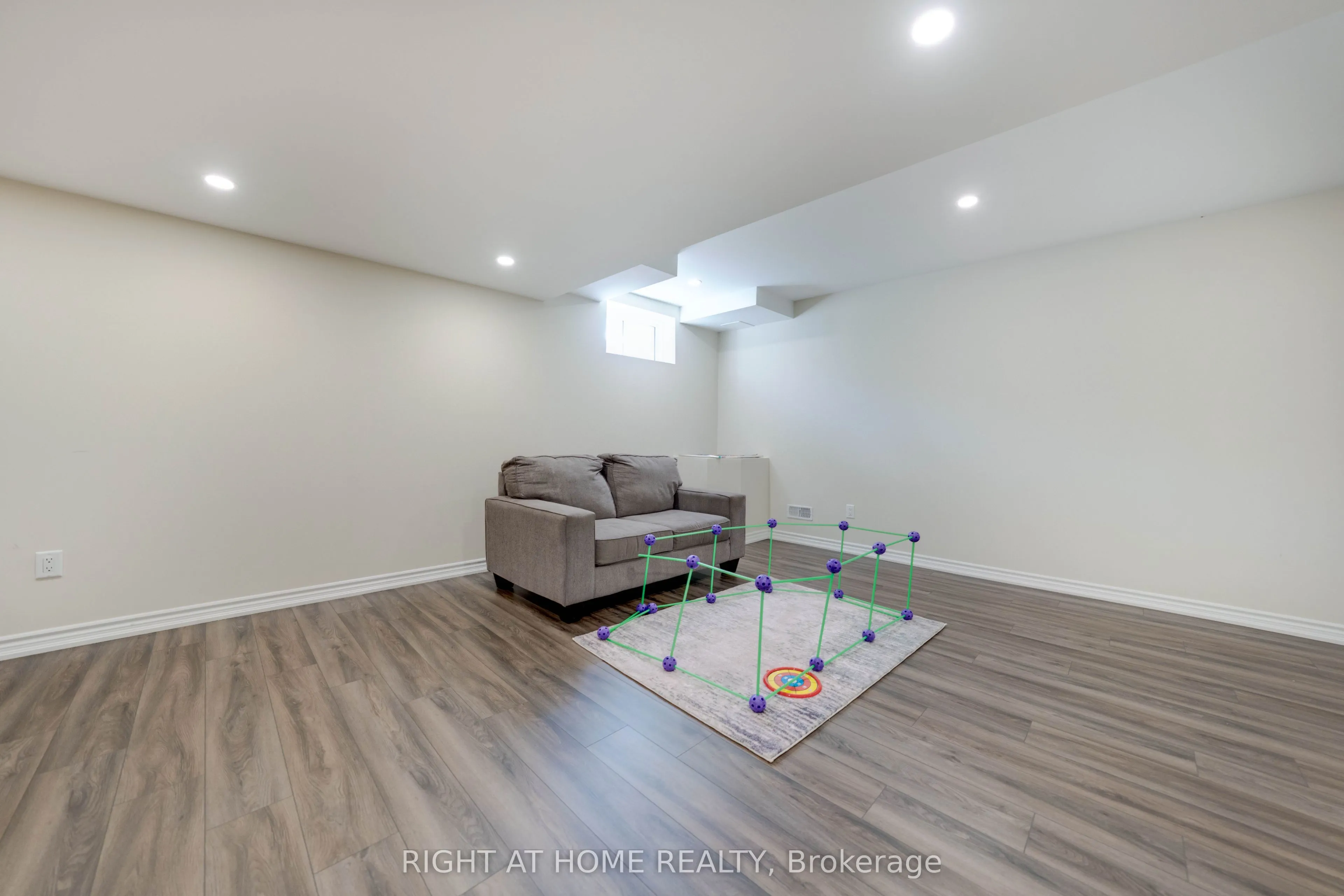 815 Banks Crescent
