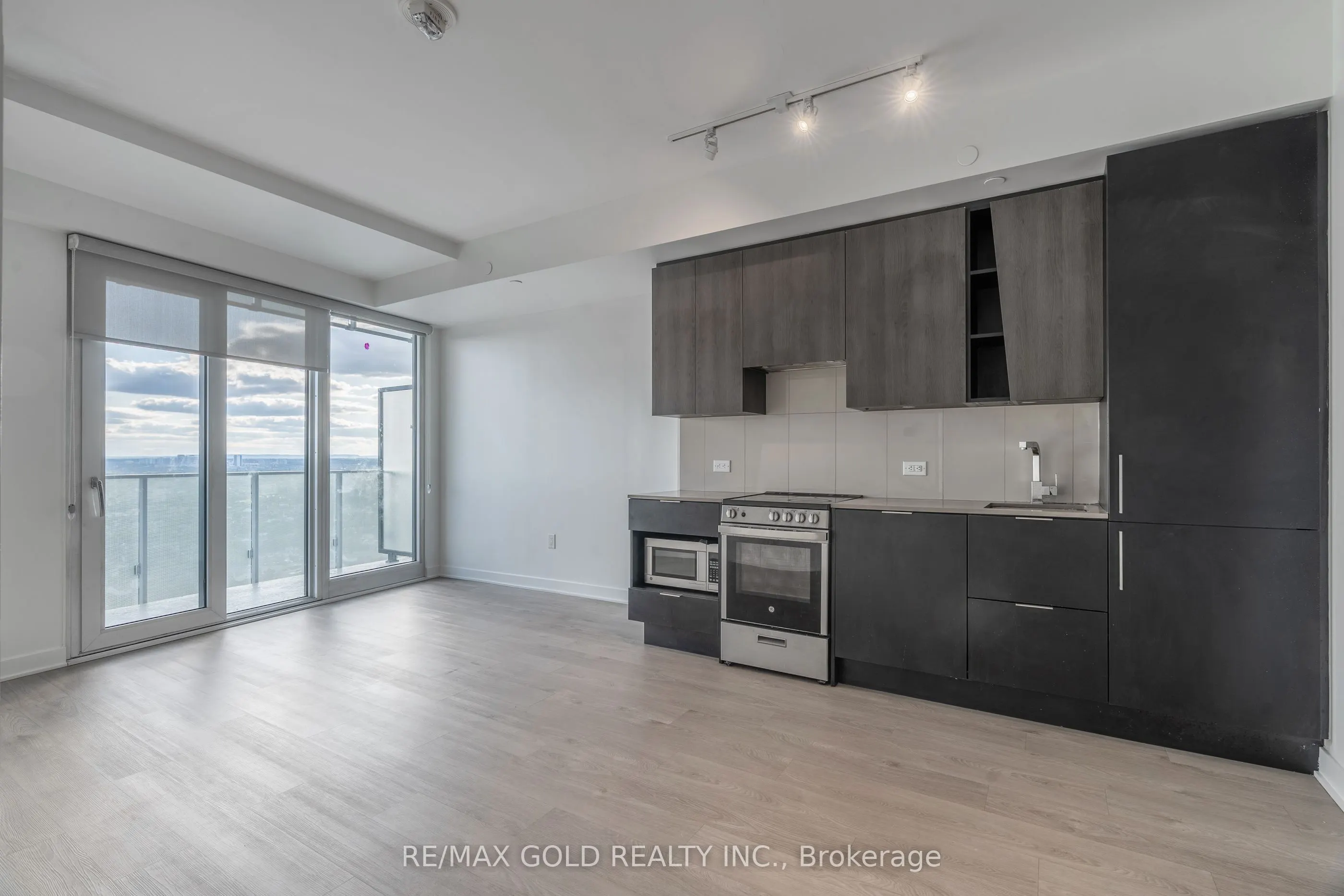 3900 Confedration Parkway, #2707