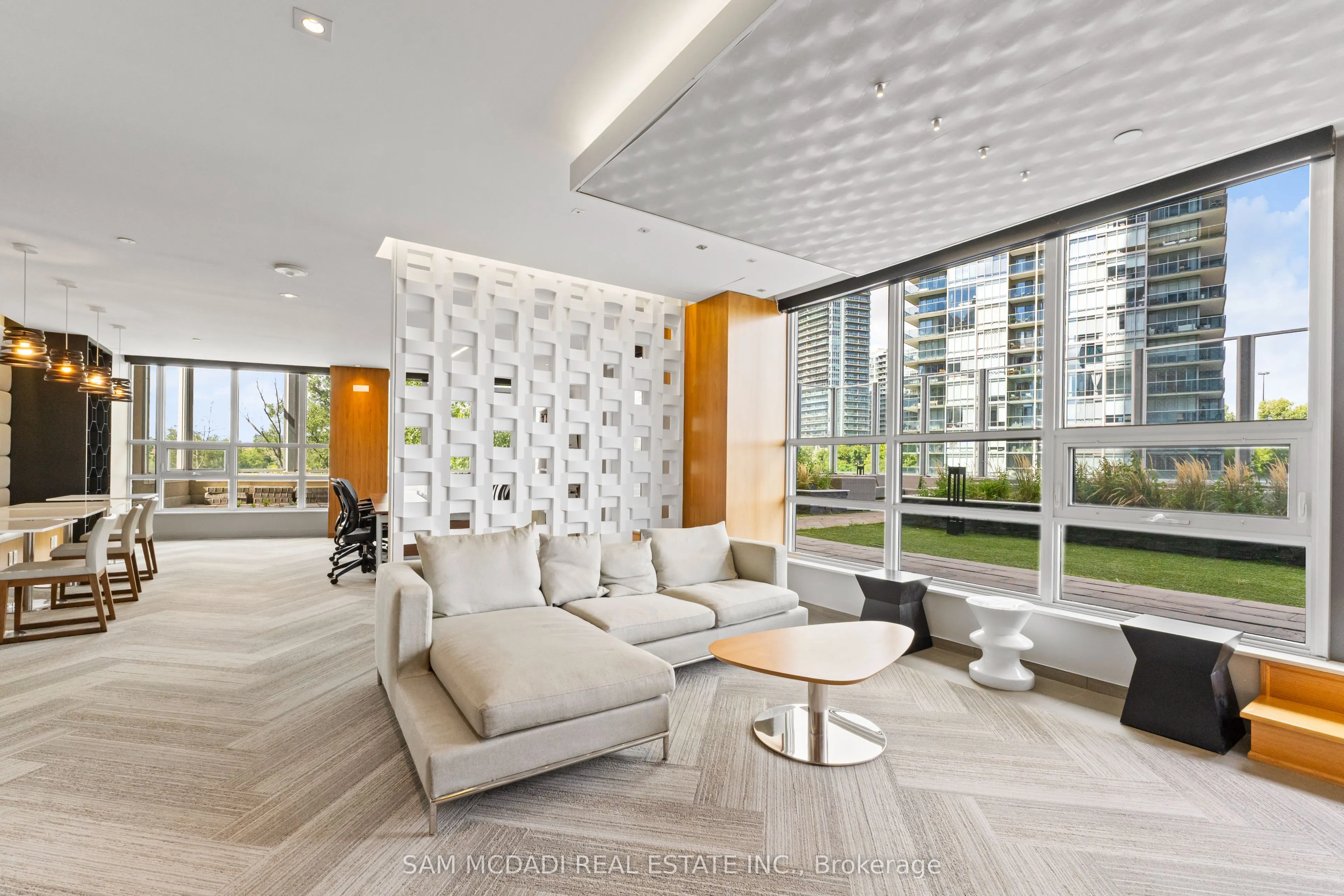 36 Park Lawn Road, #1109