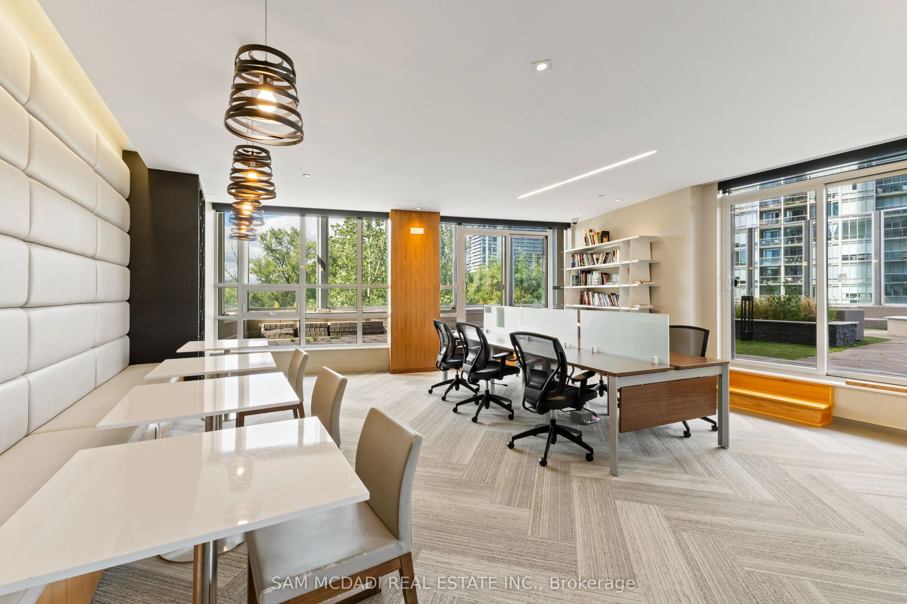 36 Park Lawn Road, #1109