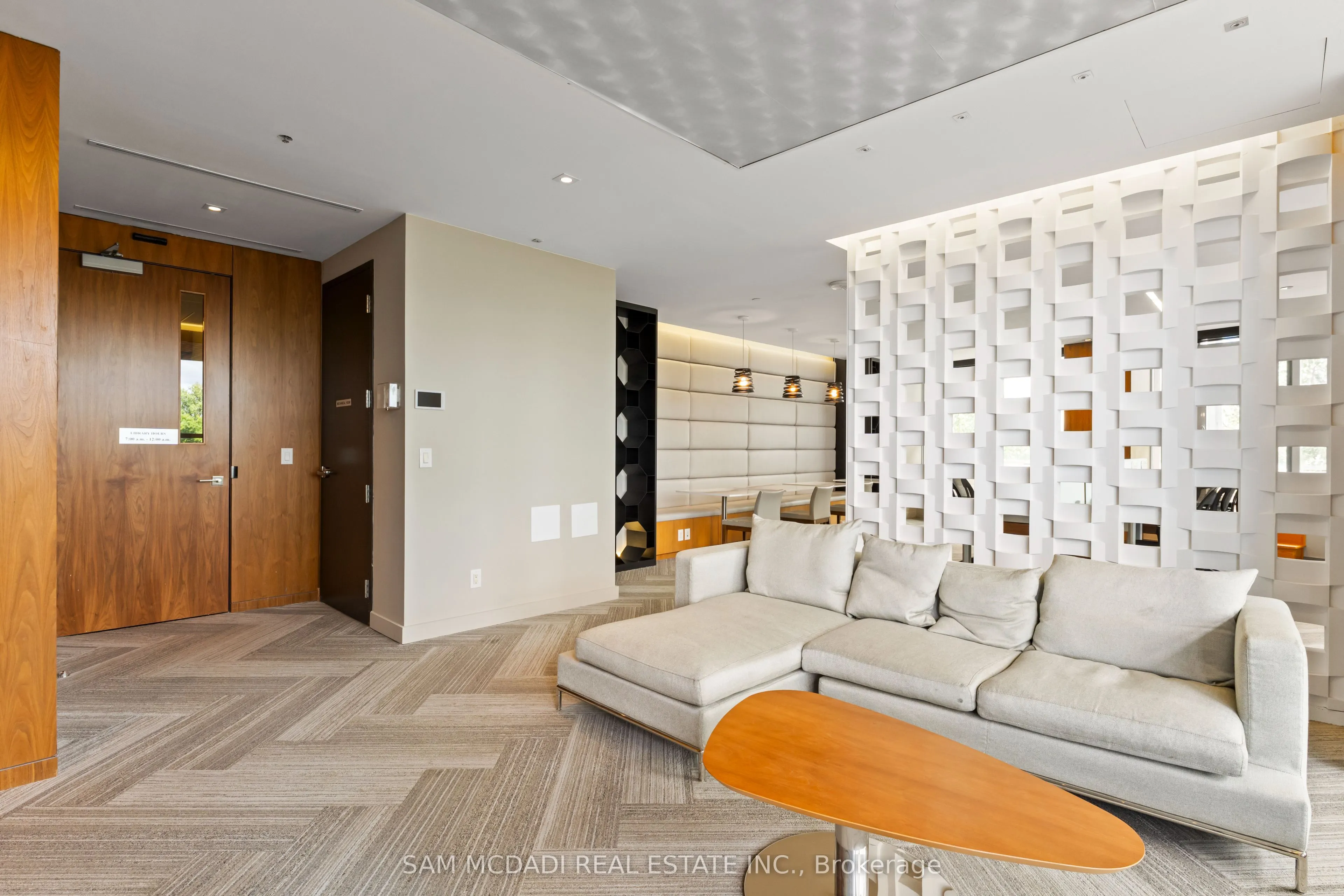 36 Park Lawn Road, #1109