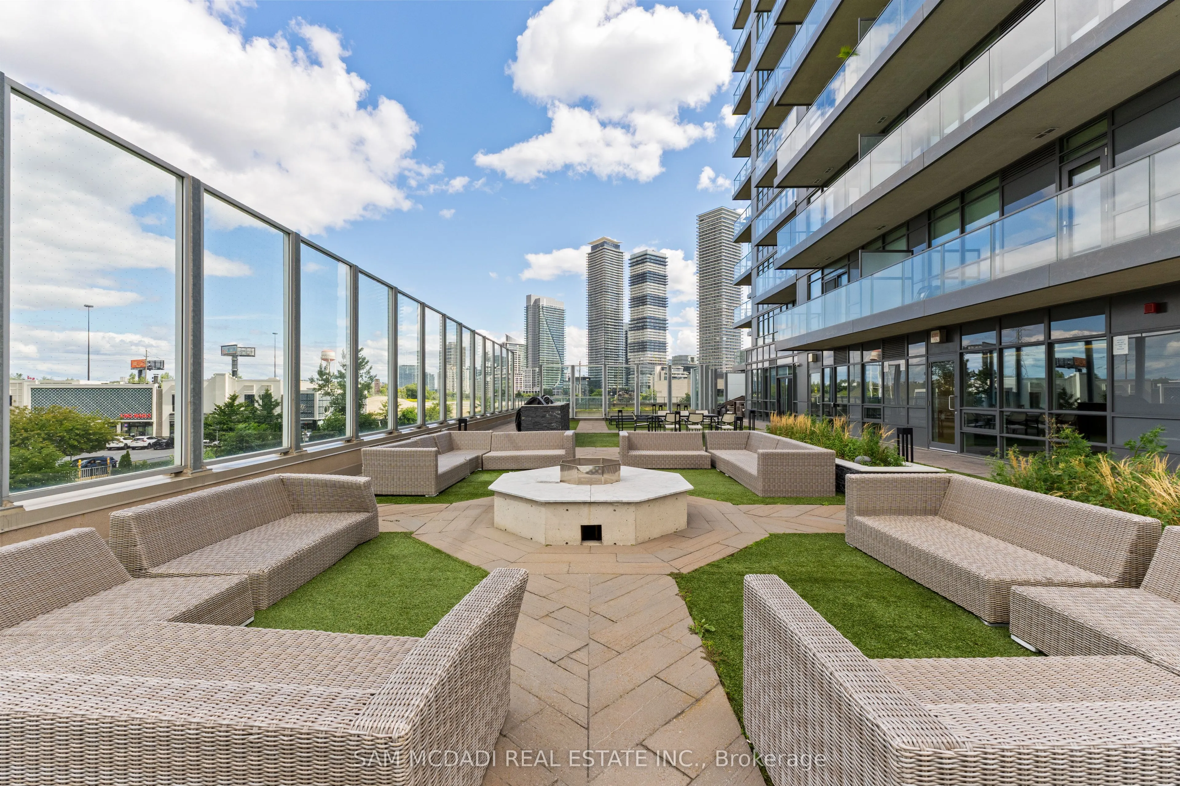 36 Park Lawn Road, #1109