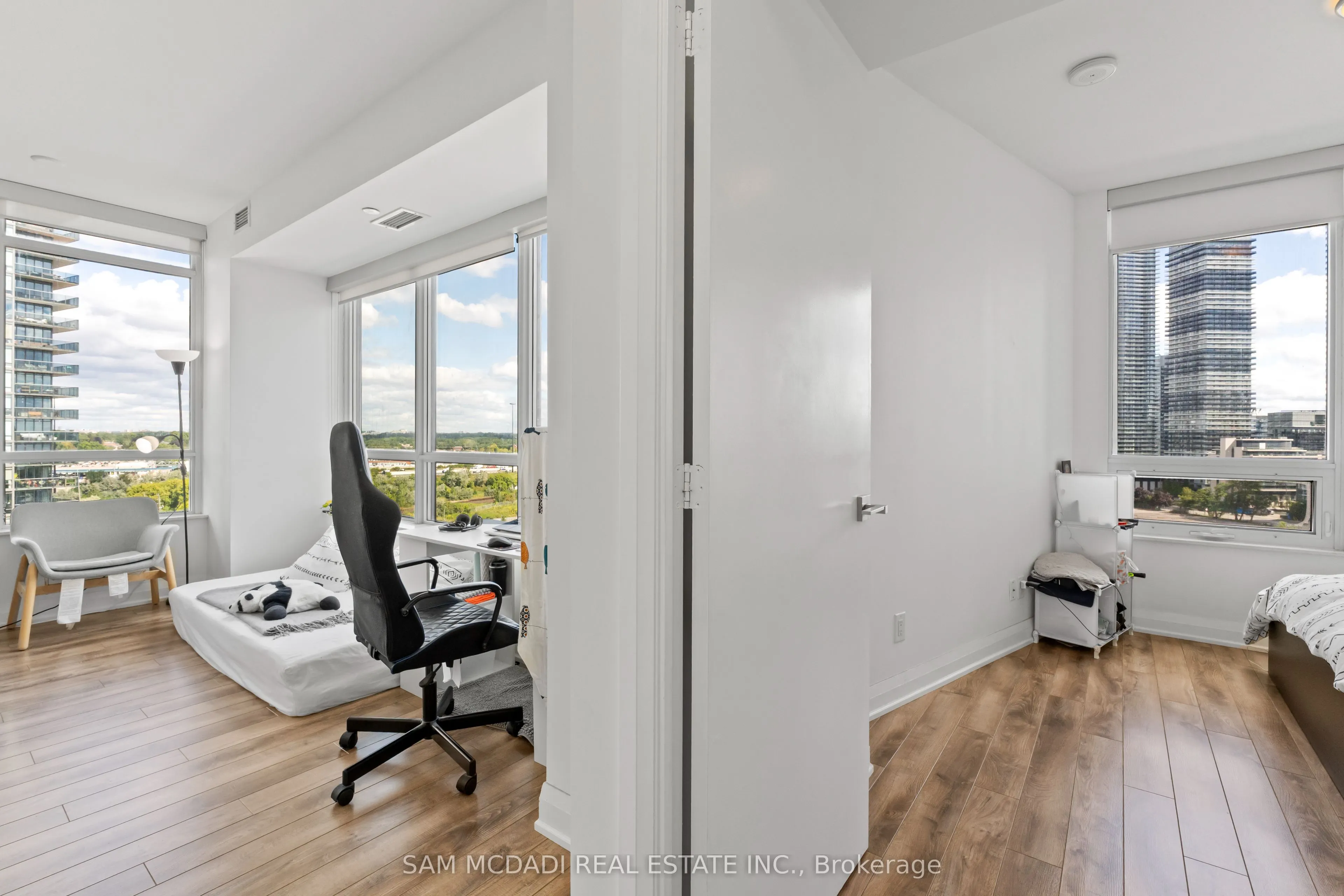 36 Park Lawn Road, #1109