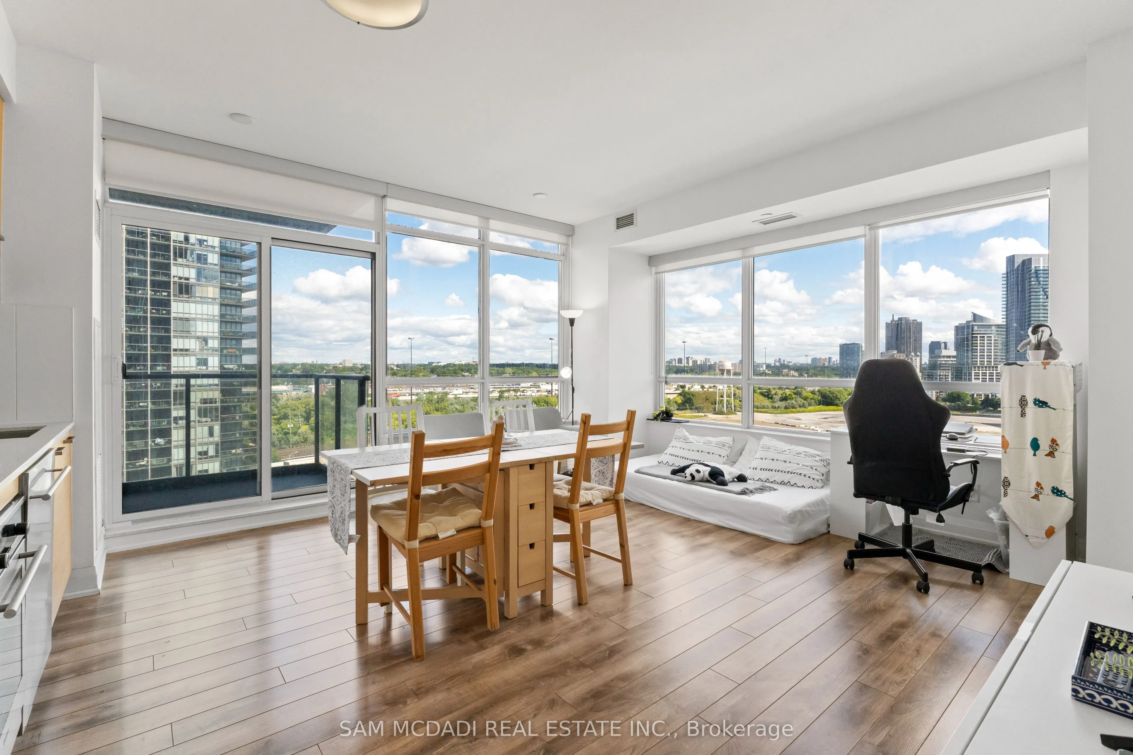 36 Park Lawn Road, #1109