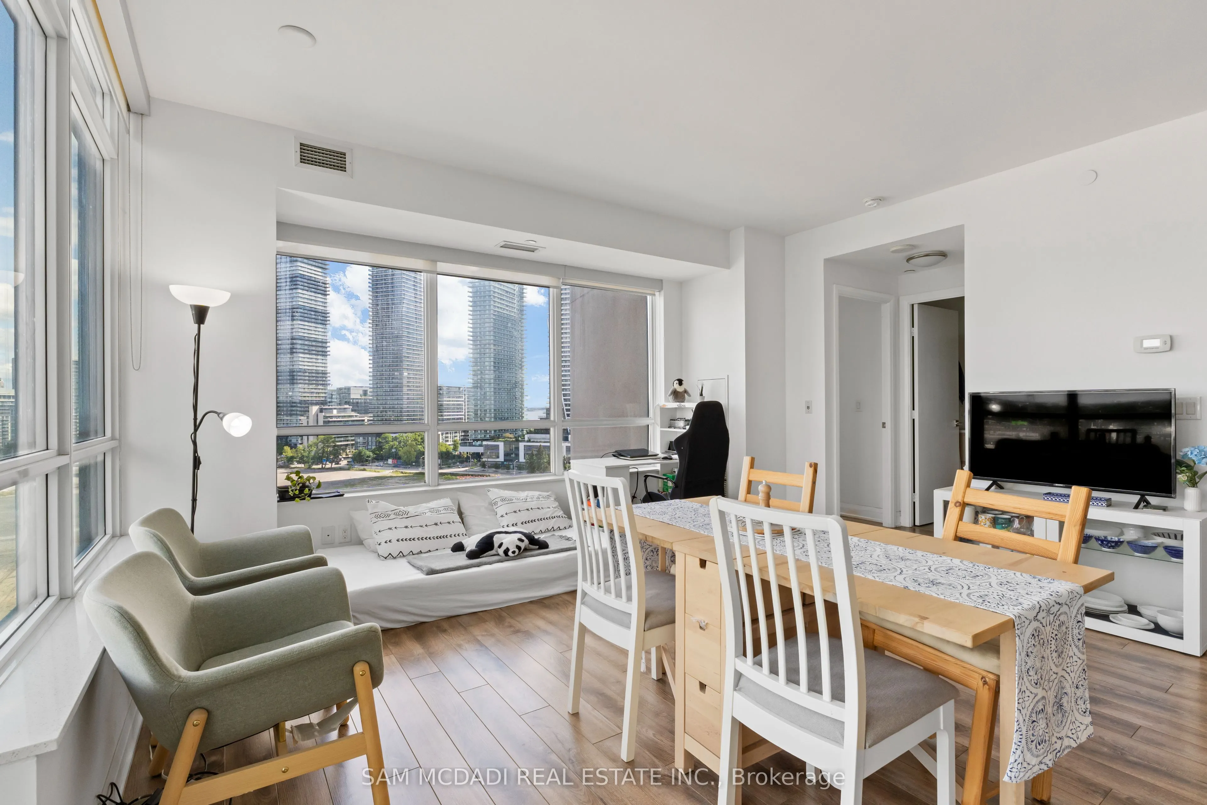 36 Park Lawn Road, #1109