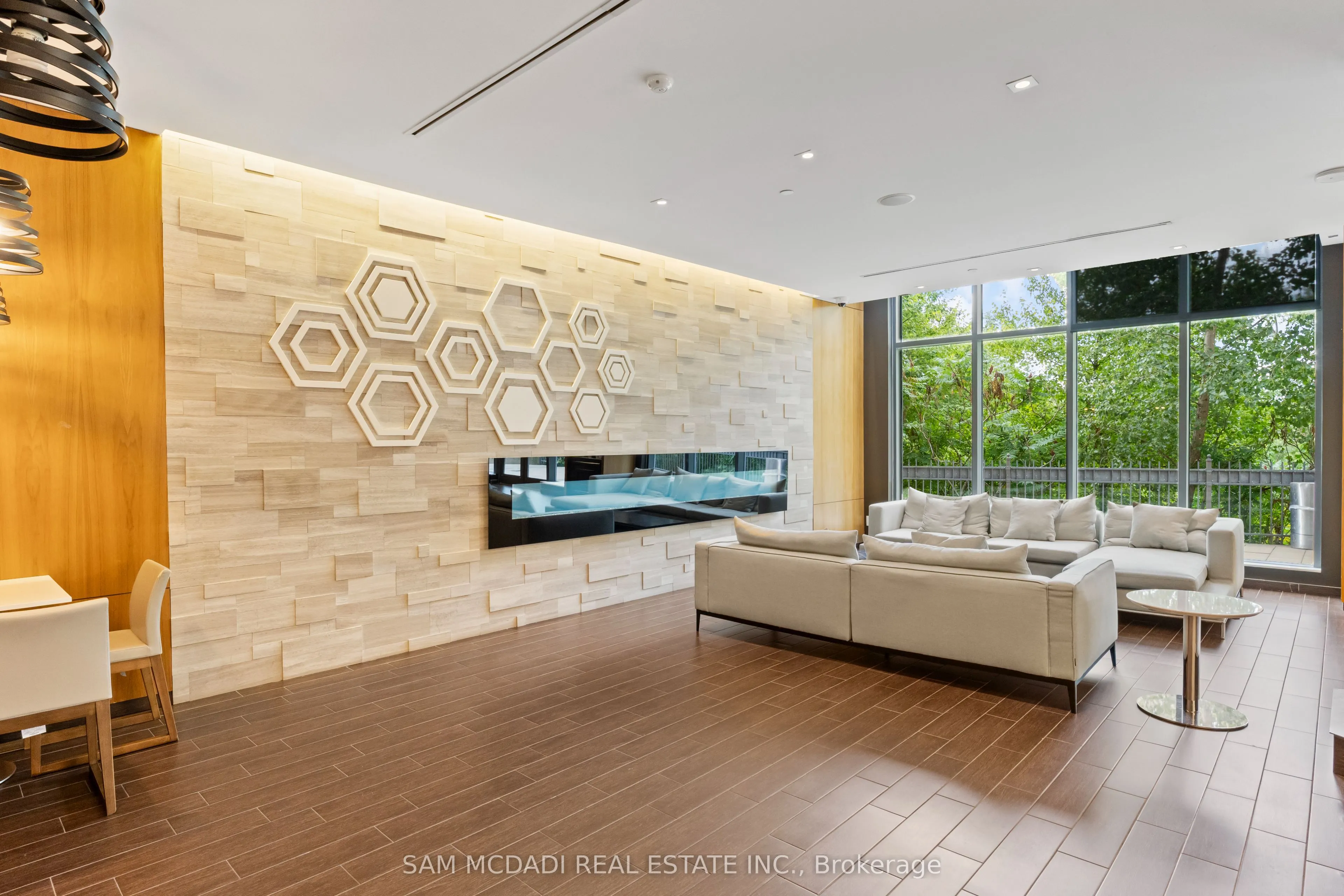 36 Park Lawn Road, #1109