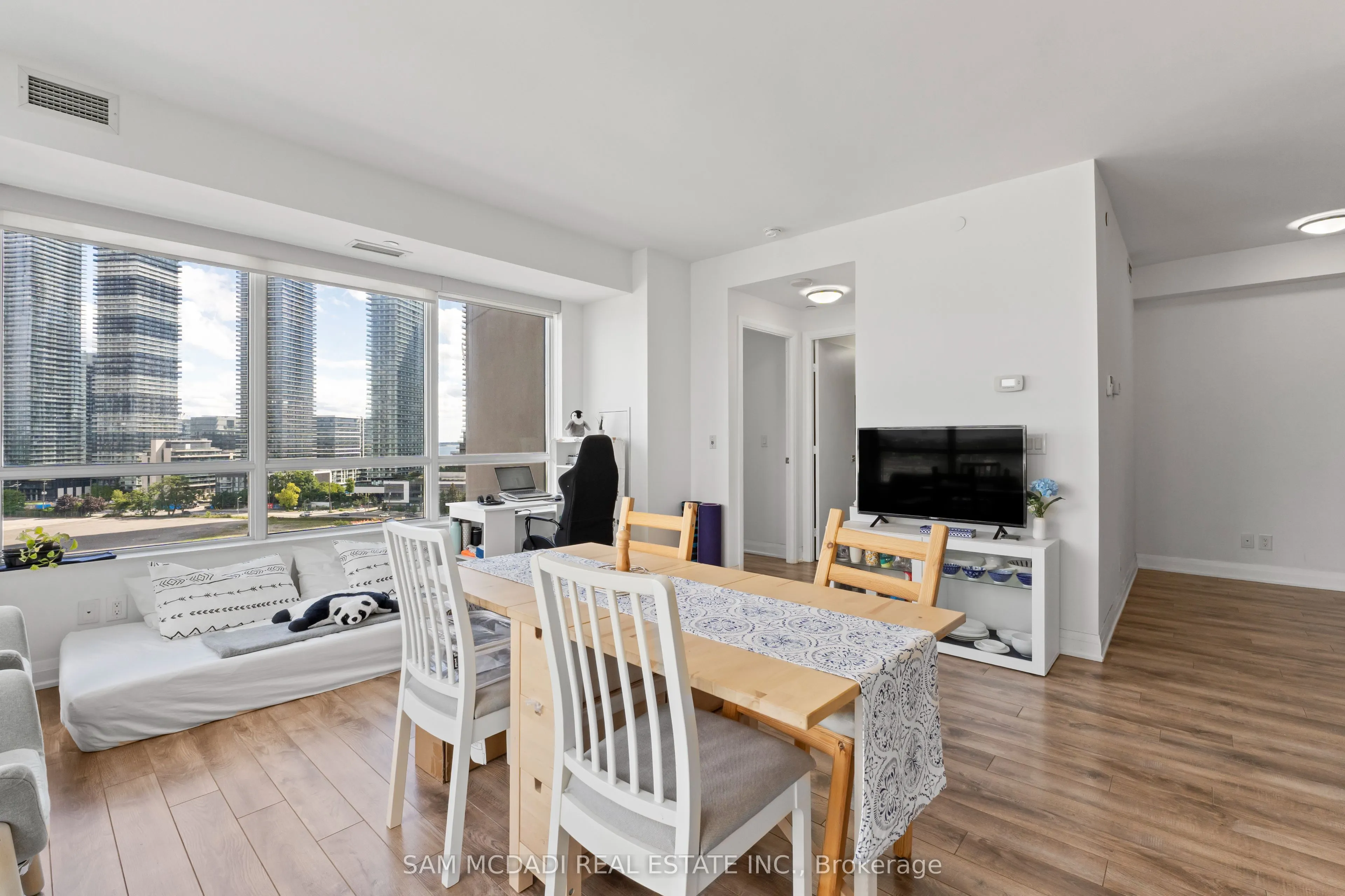 36 Park Lawn Road, #1109