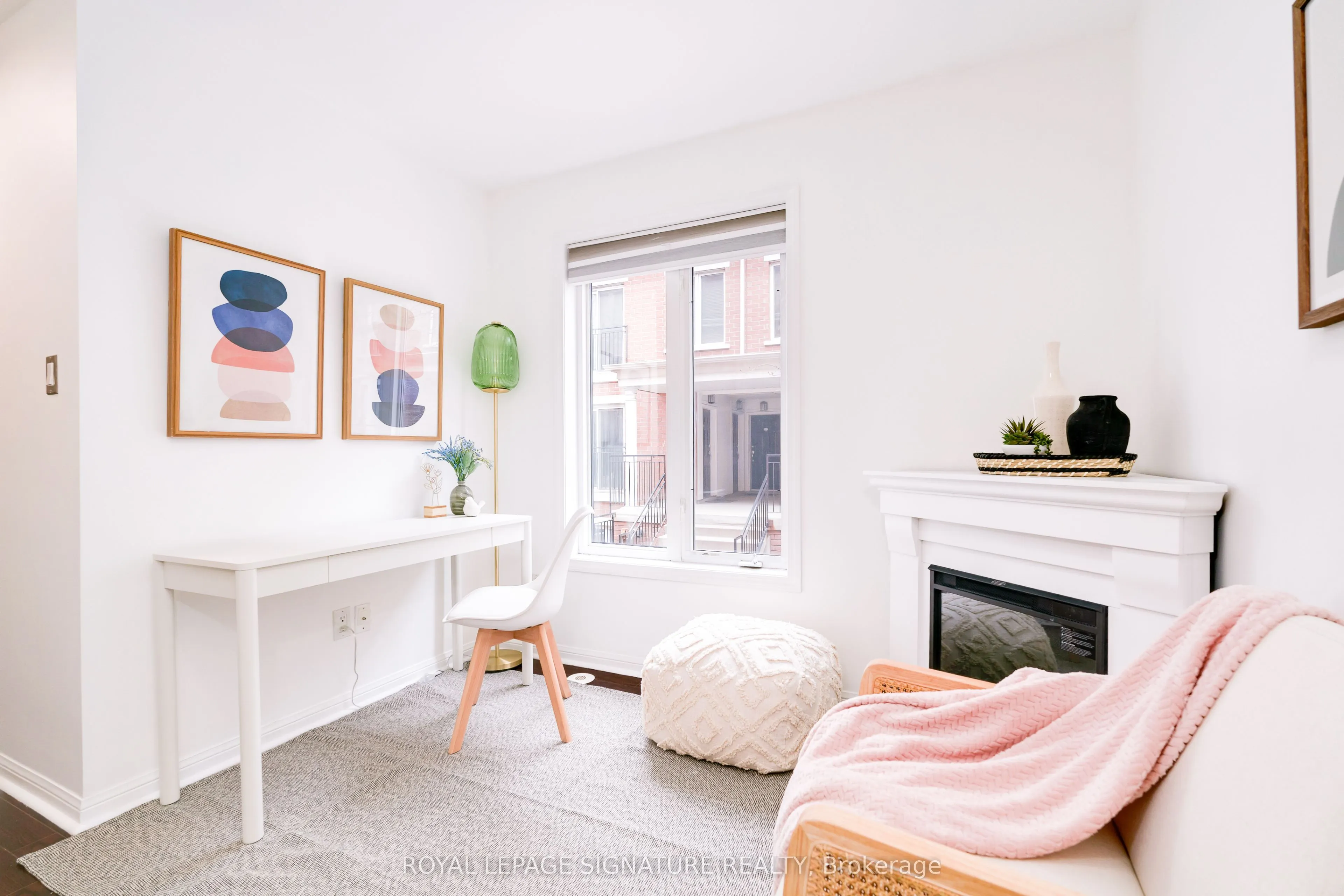 28 Laidlaw Street, #1602