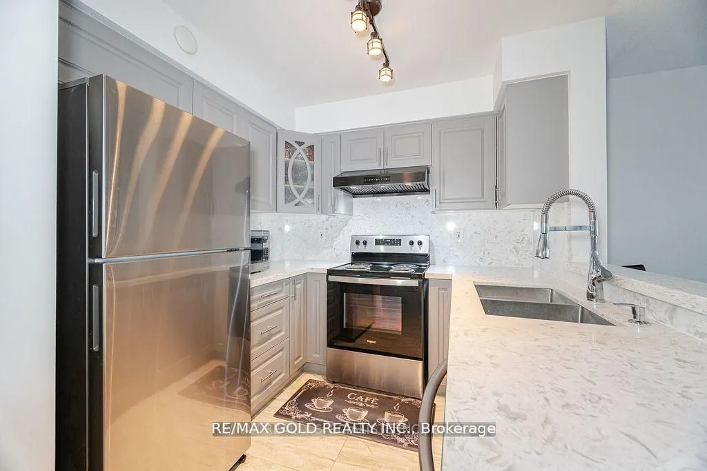 25 Via Rosedale Way, #108