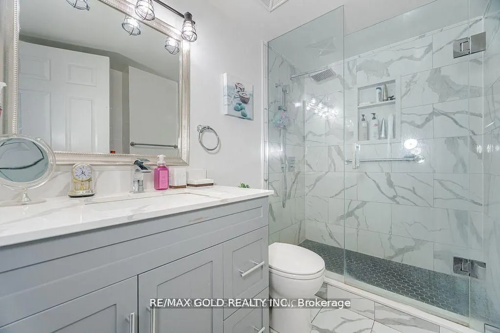 25 Via Rosedale Way, #108
