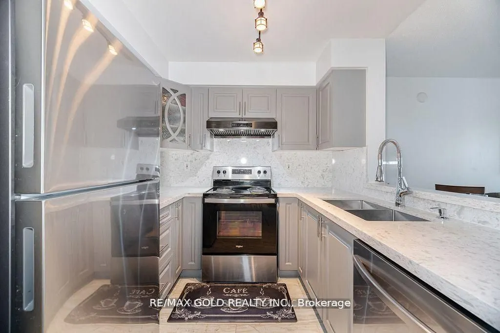 25 Via Rosedale Way, #108