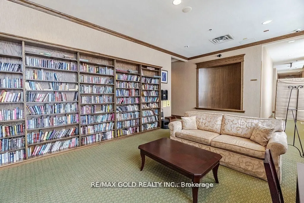 25 Via Rosedale Way, #108