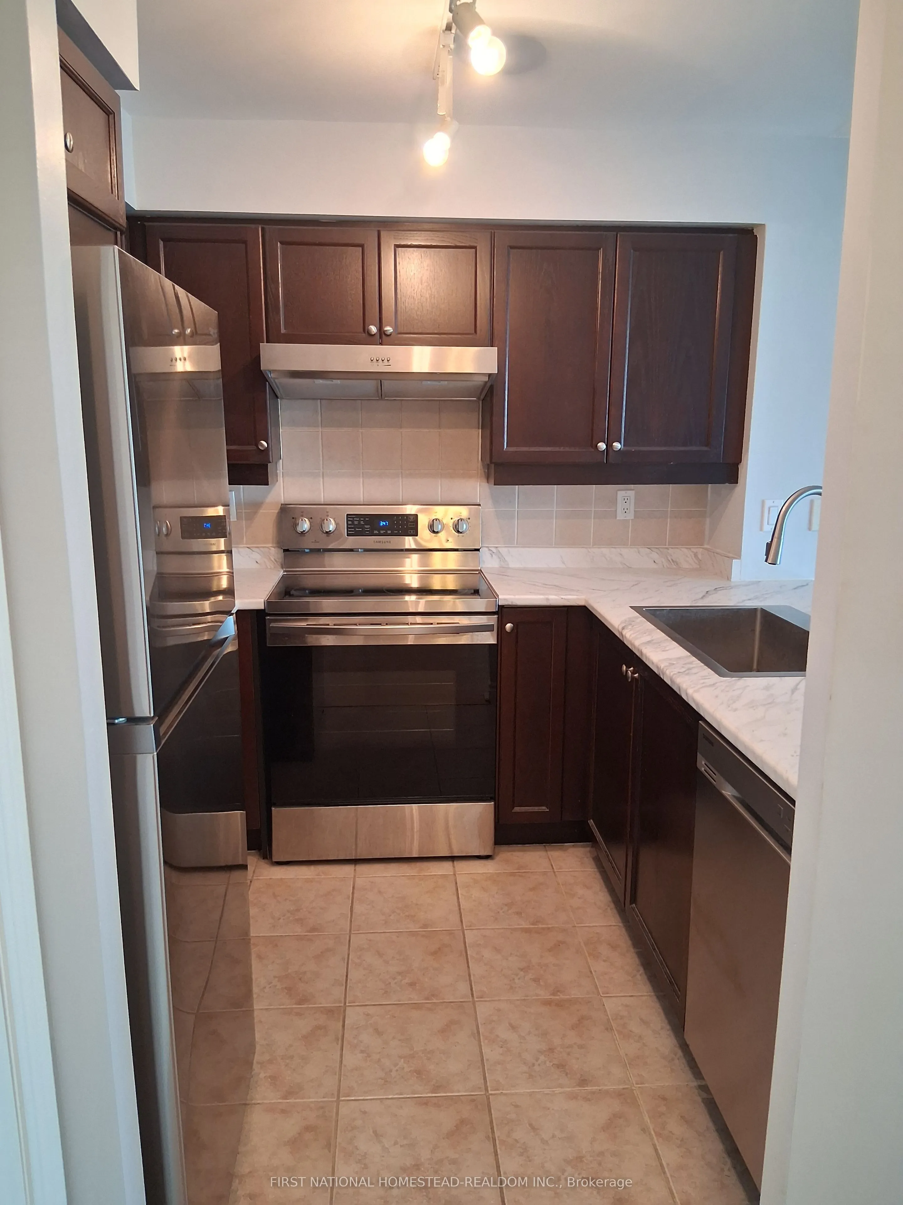 2111 Lake Shore Boulevard W, #1220