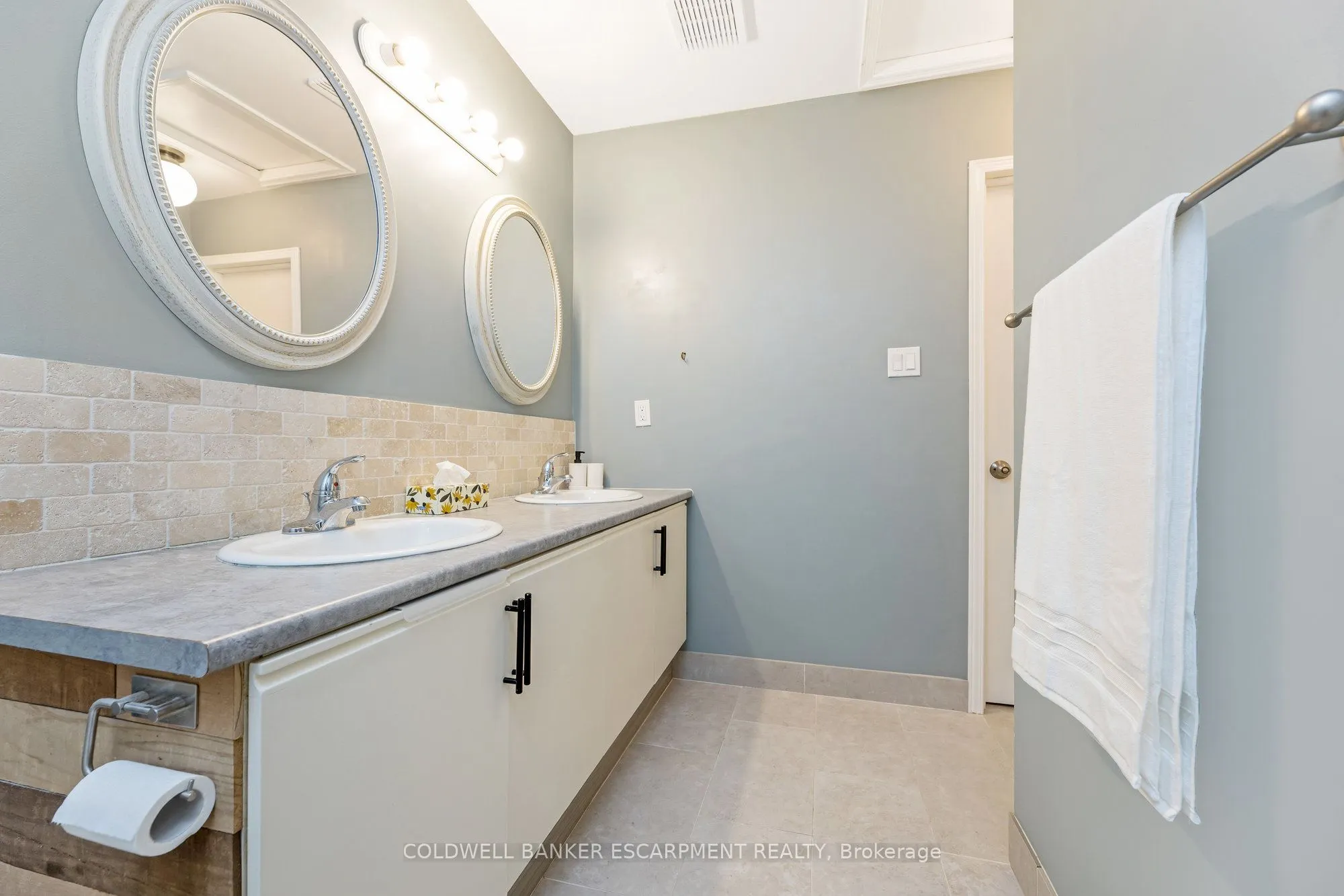 22 Stewart Maclaren Road, #25