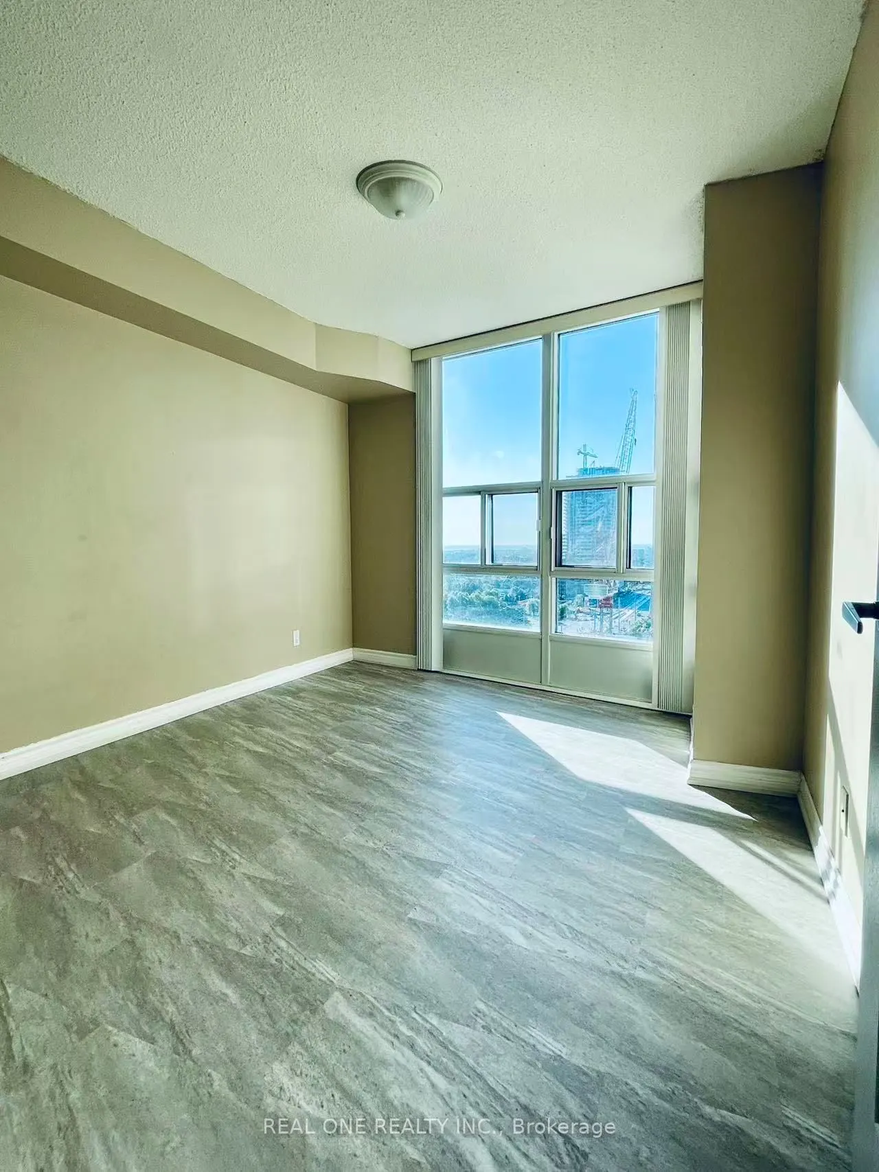 1 Elm Drive W, #1505