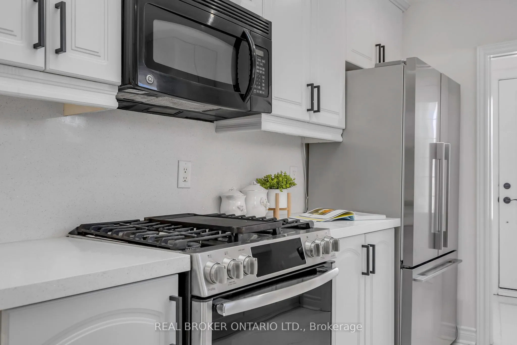 3465 Orion Crescent