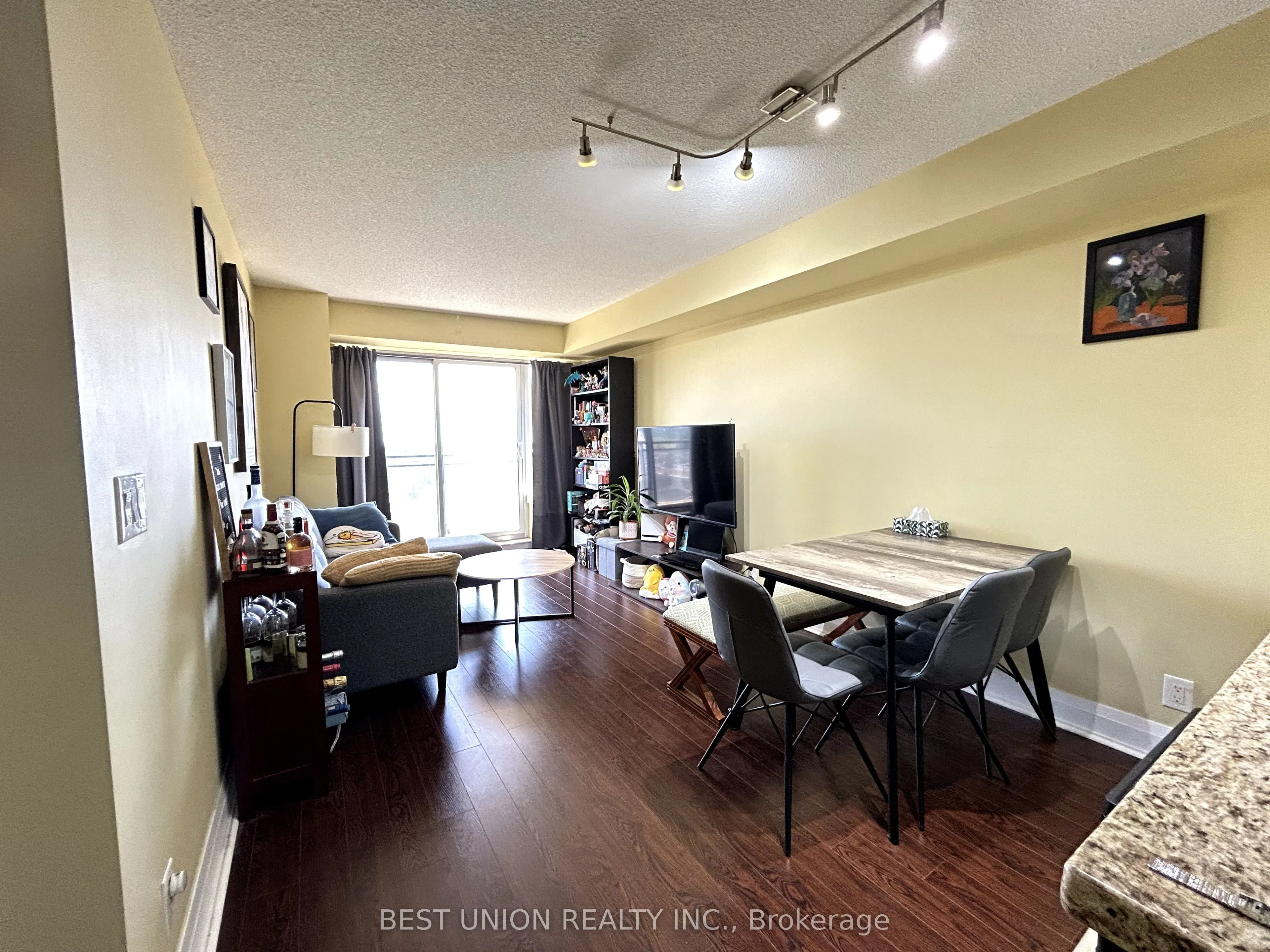 1060 Sheppard Avenue W, #1016