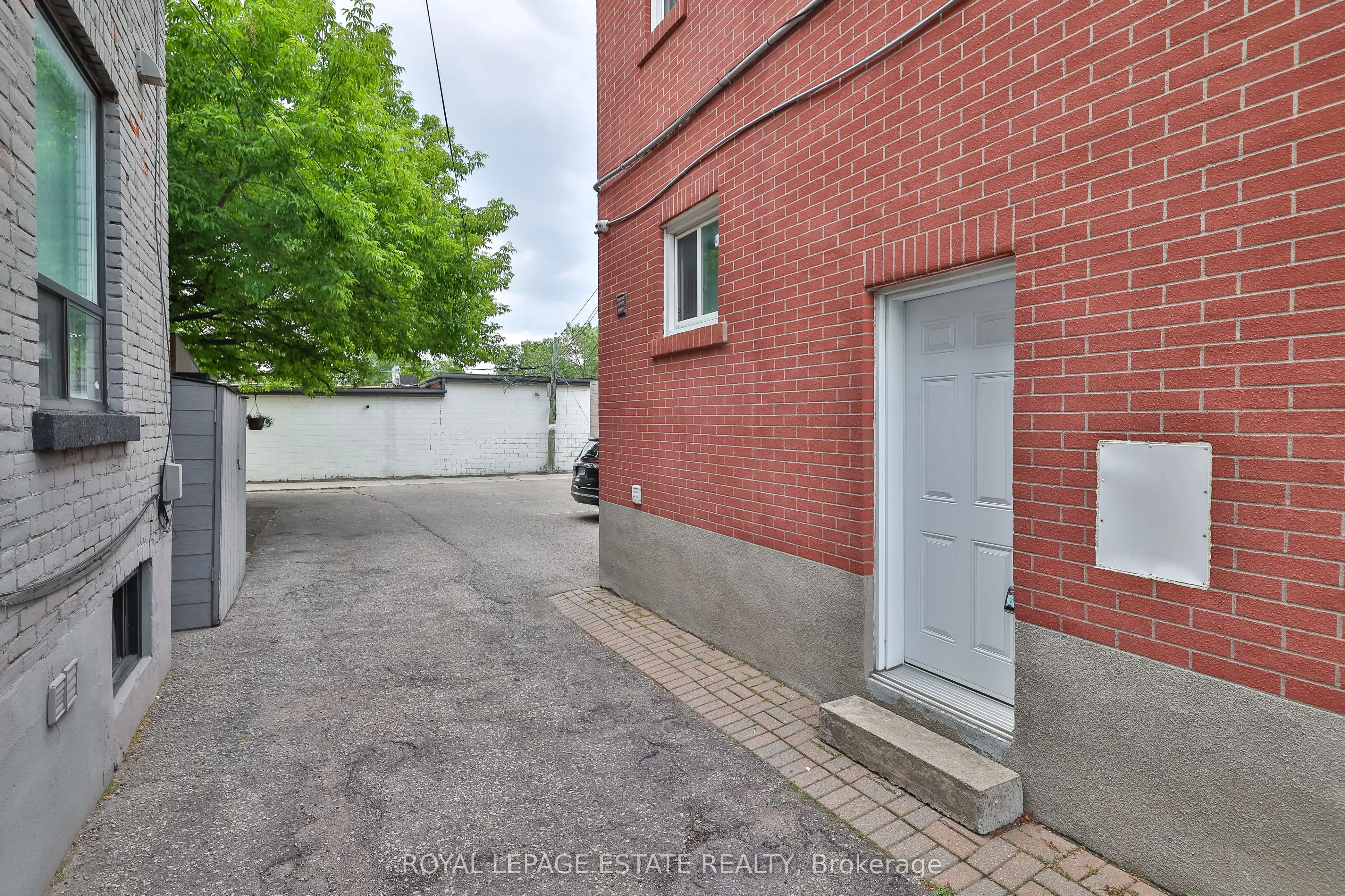 1279 Weston Road