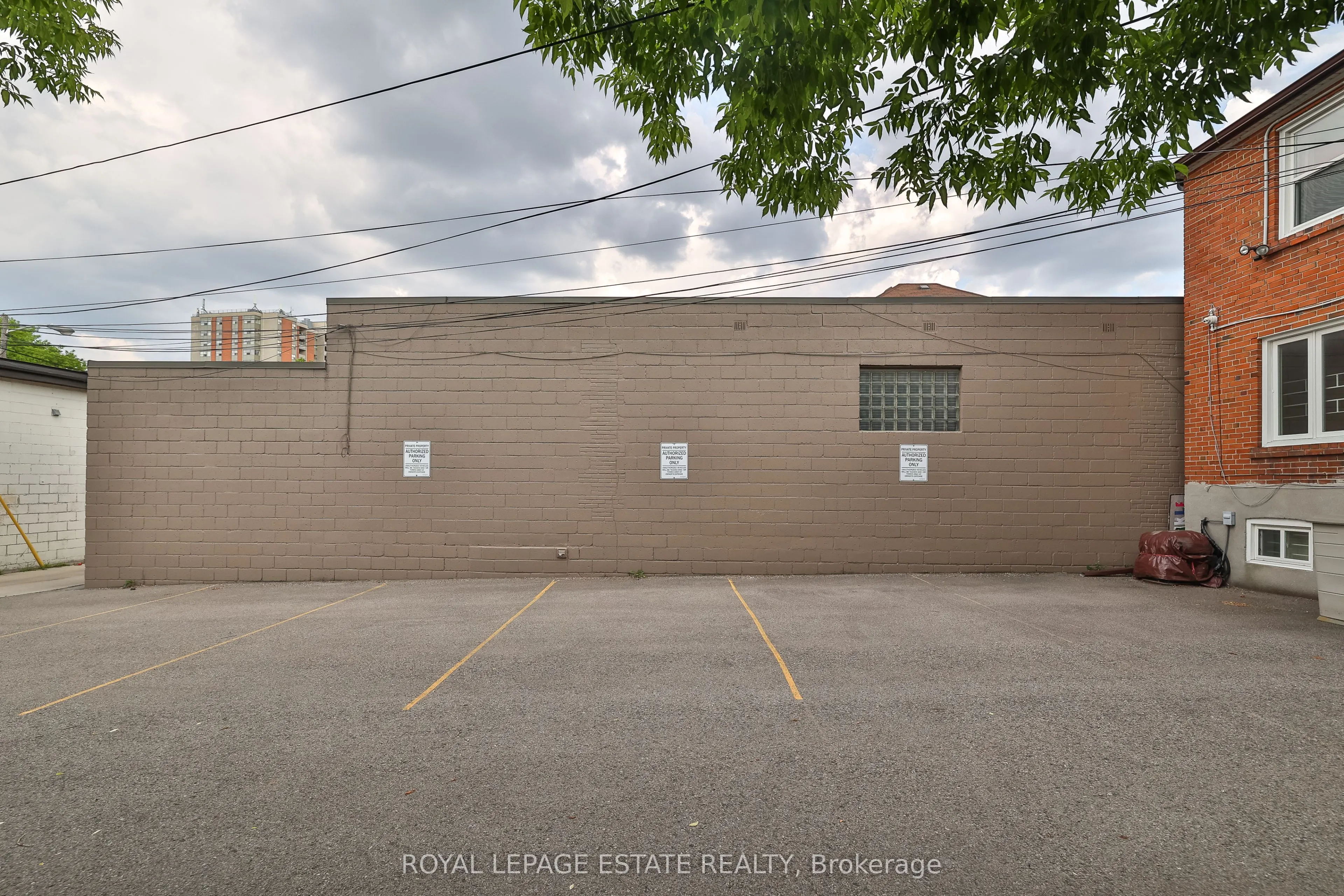 1279 Weston Road