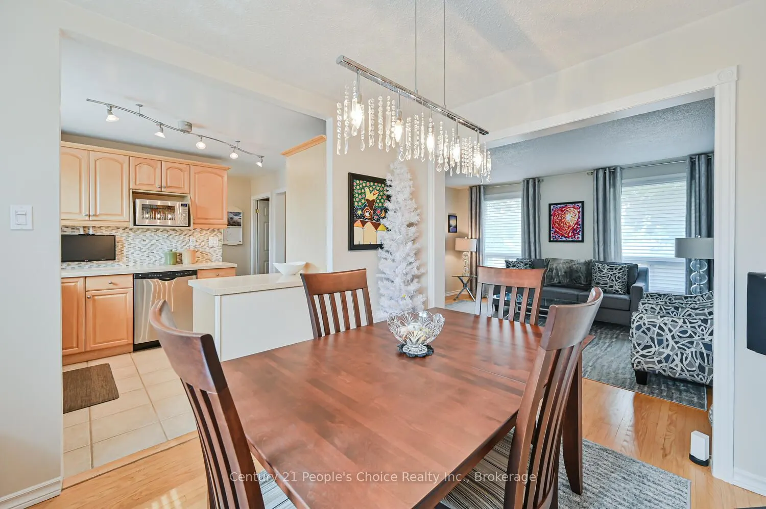 2 Fontaine Court