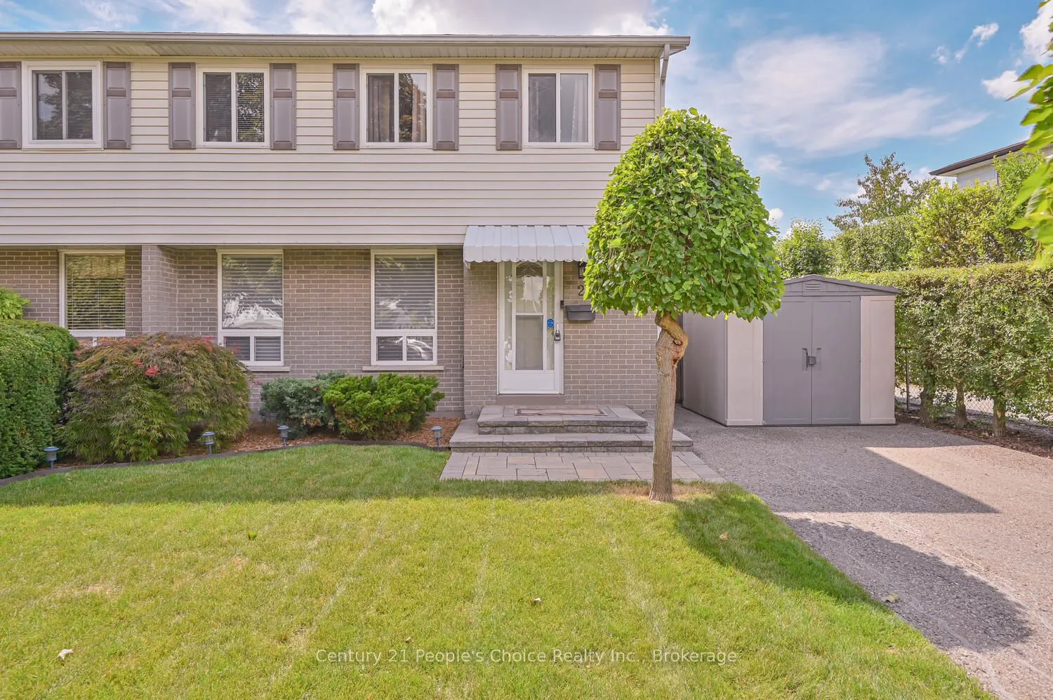 2 Fontaine Court