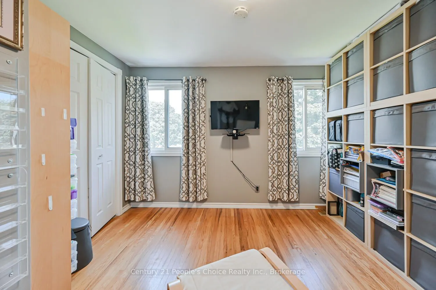 2 Fontaine Court