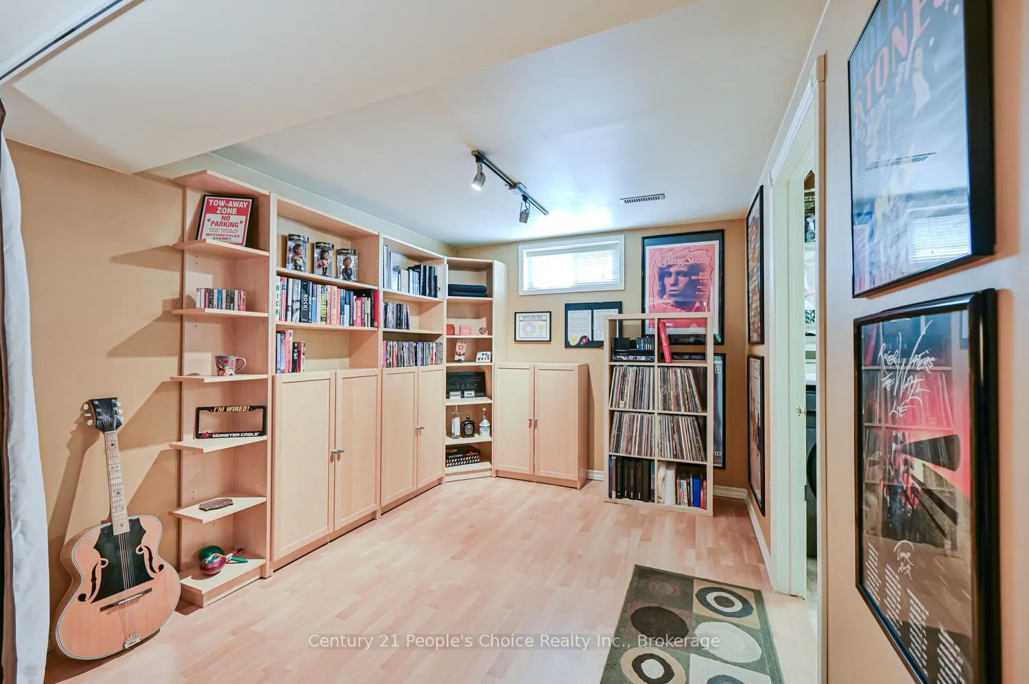 2 Fontaine Court