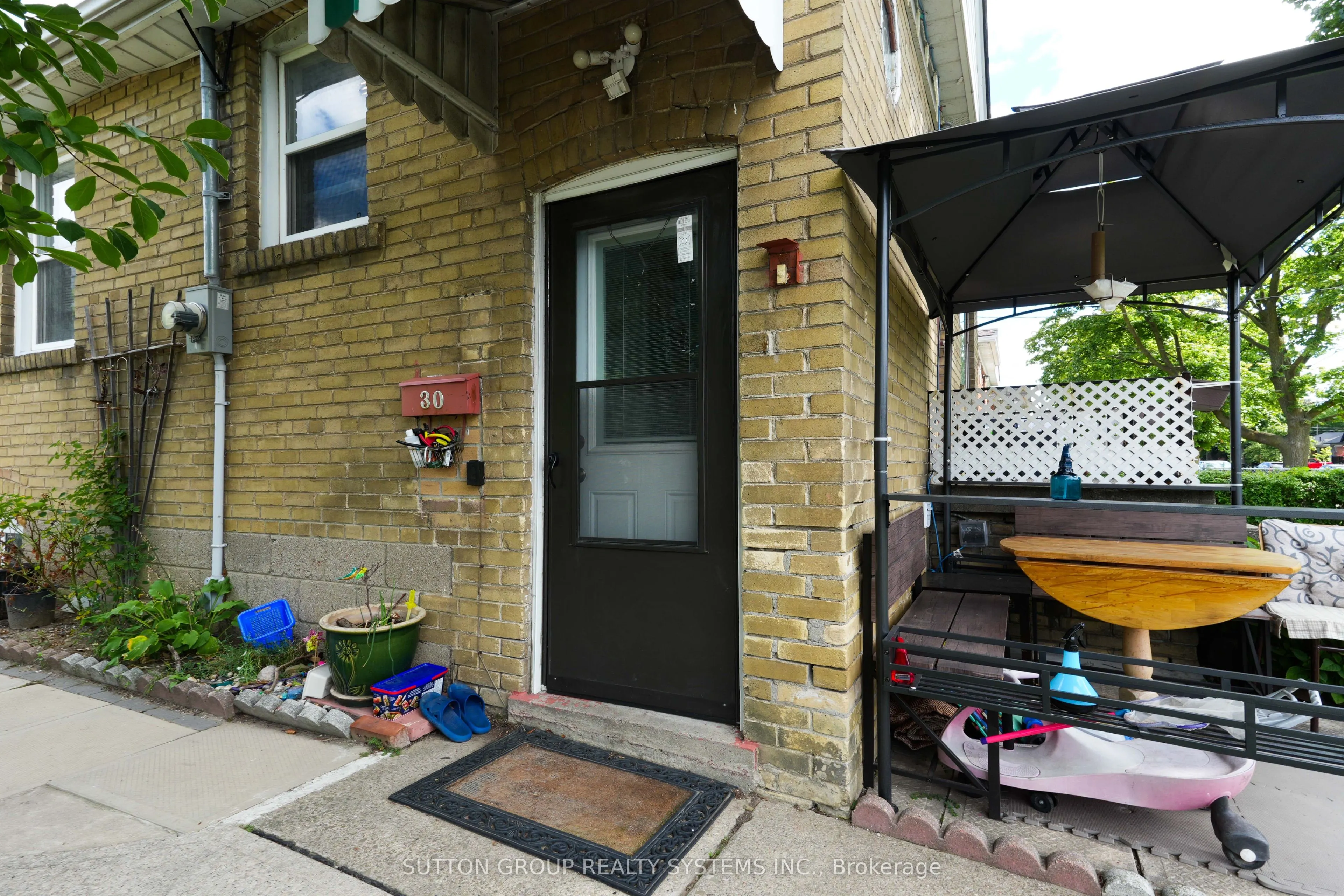 30 Silvercrest Avenue