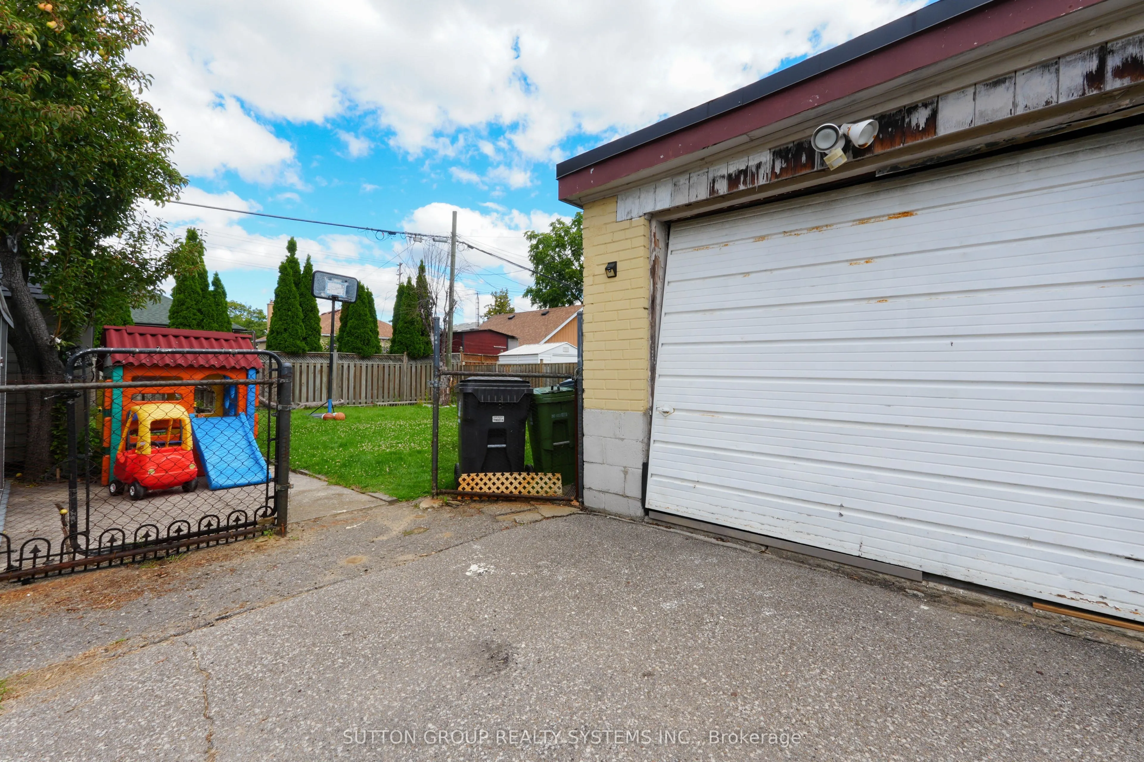 30 Silvercrest Avenue