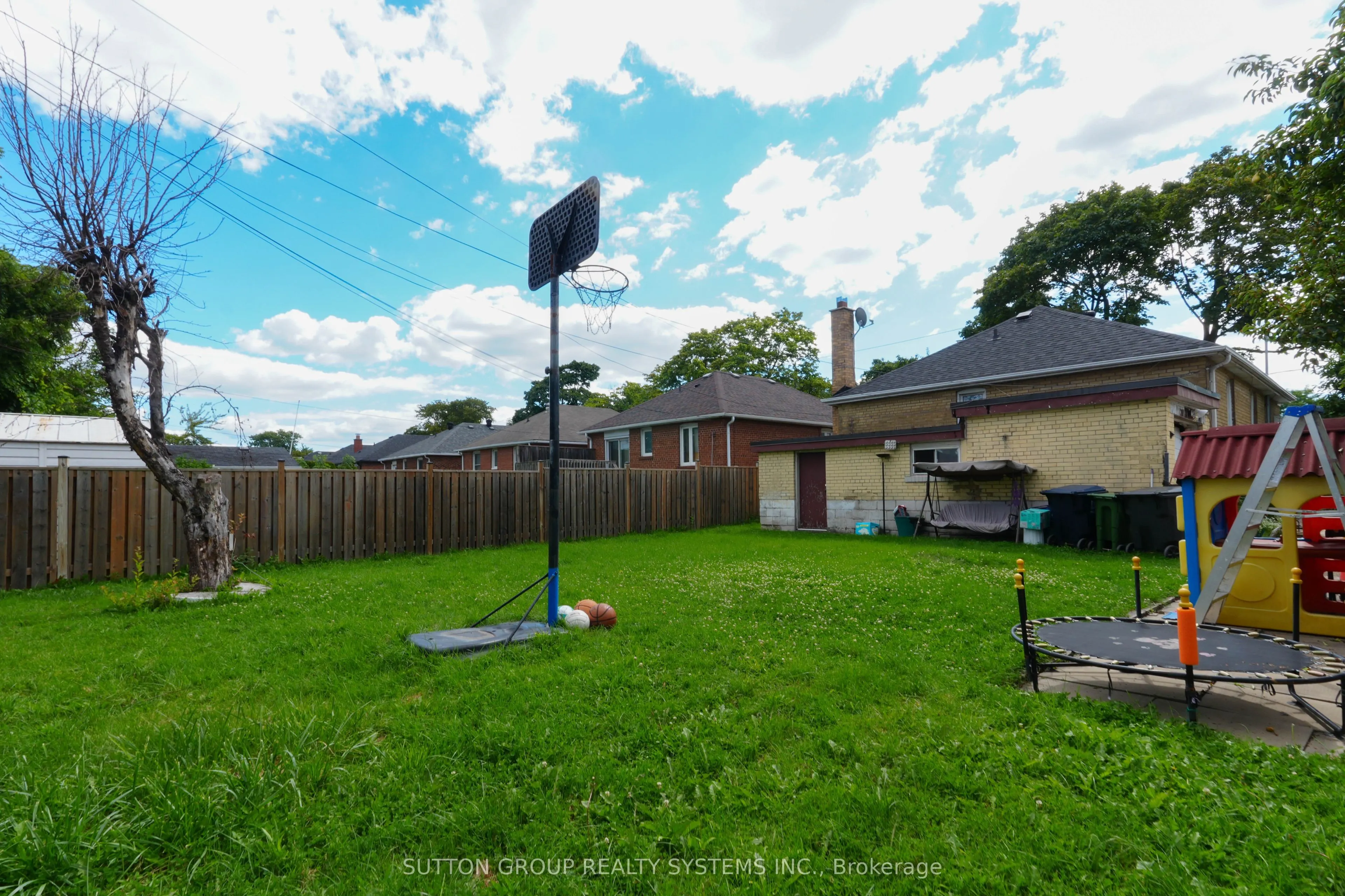 30 Silvercrest Avenue