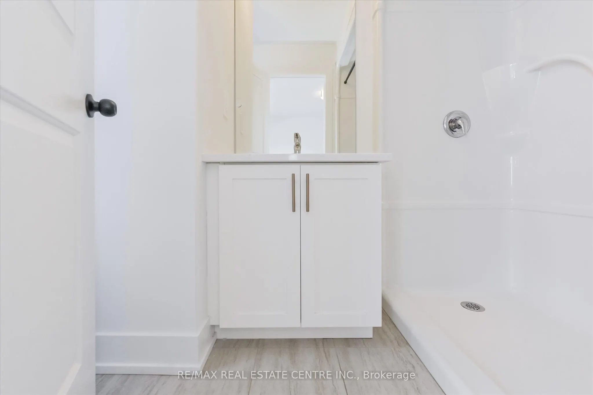 690 Broadway Avenue, #3