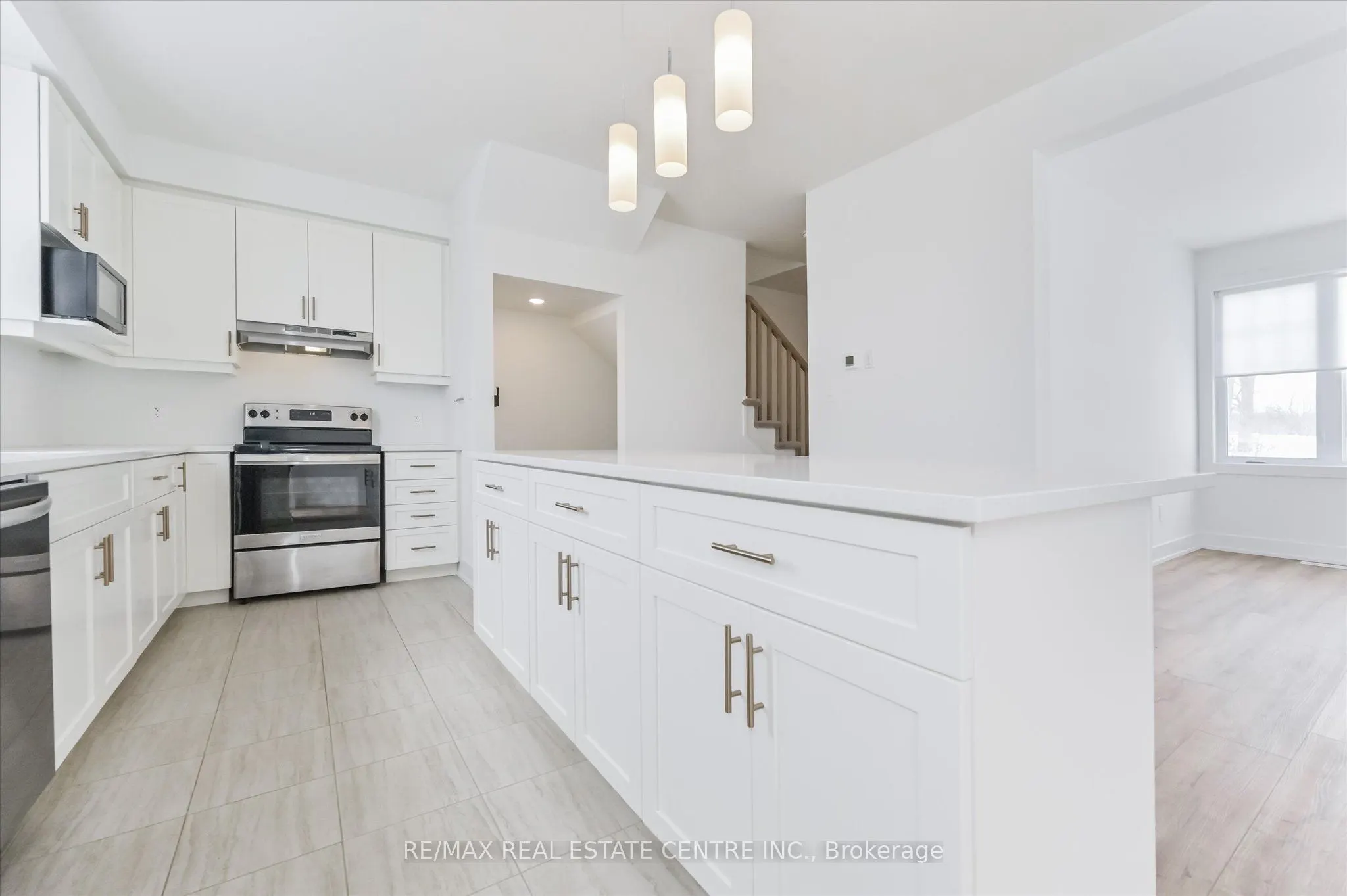 690 Broadway Avenue, #3
