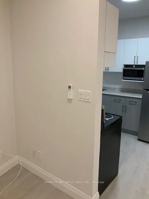2218 Dundas Street W, #2B