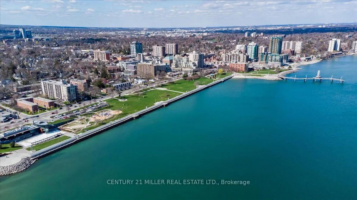 5427 Lakeshore Road, #4