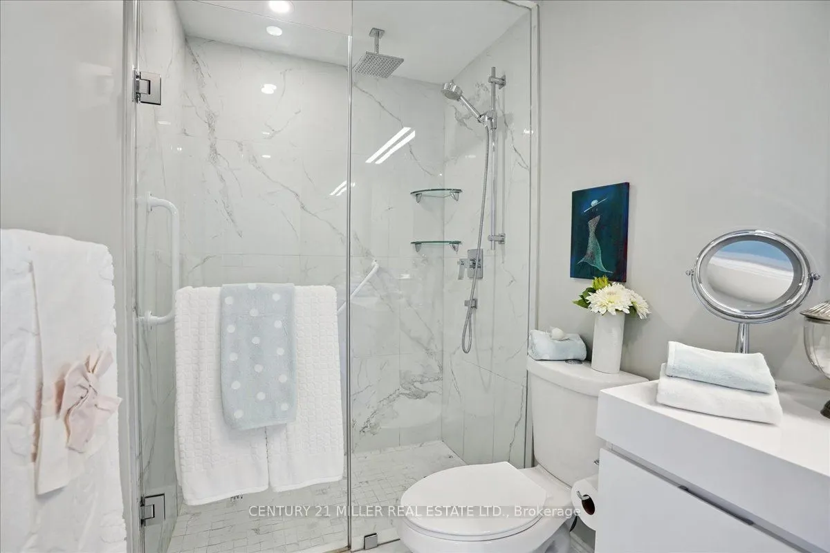 5427 Lakeshore Road, #4