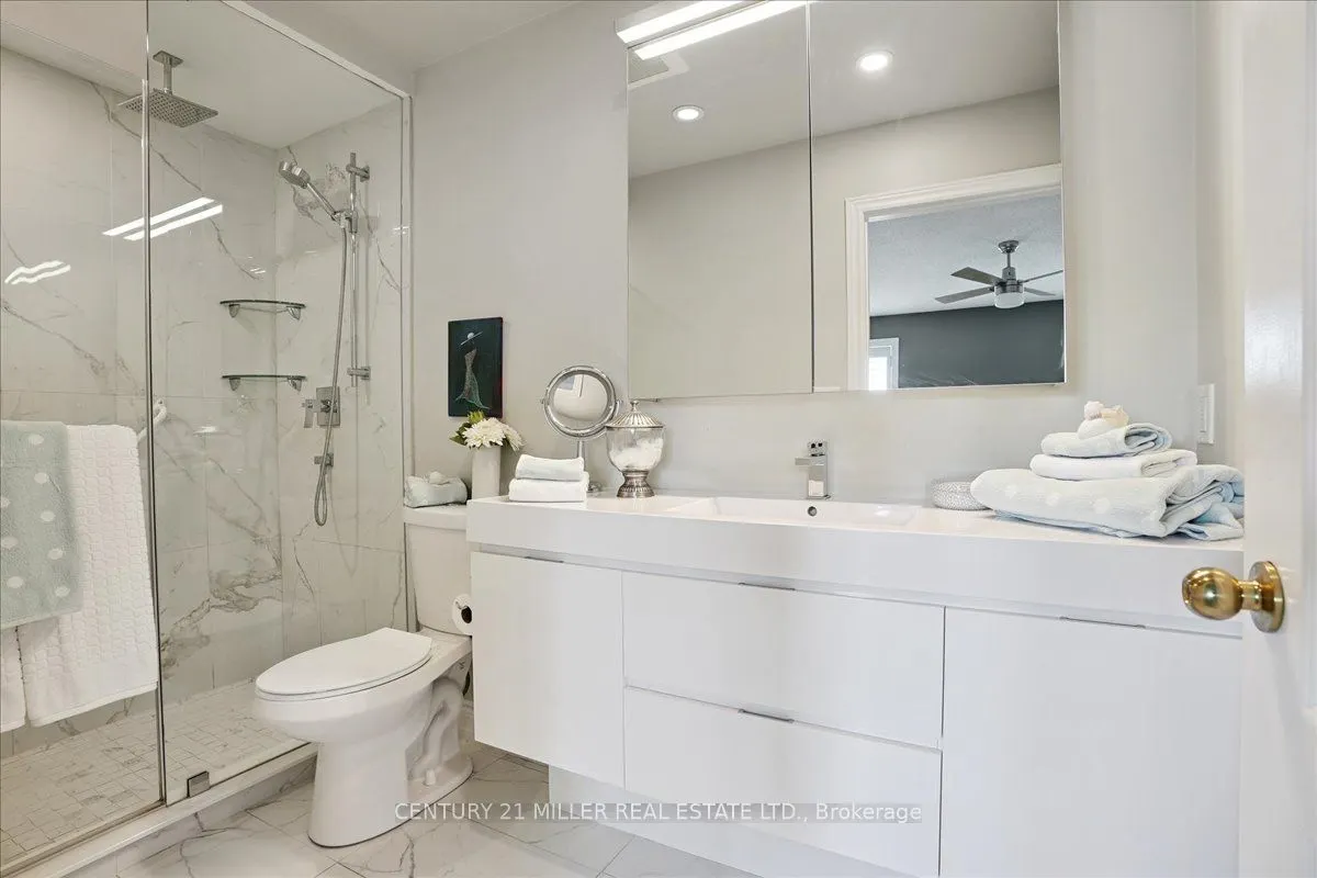 5427 Lakeshore Road, #4
