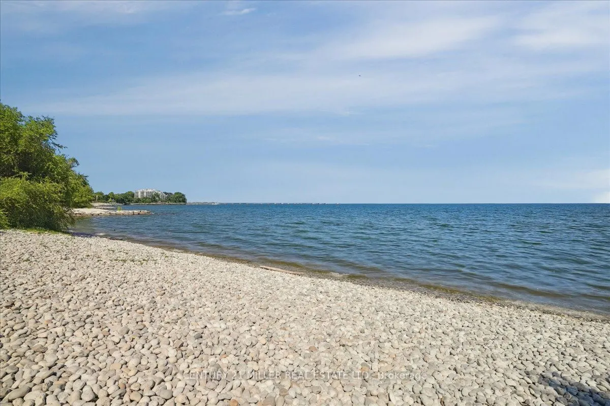 5427 Lakeshore Road, #4