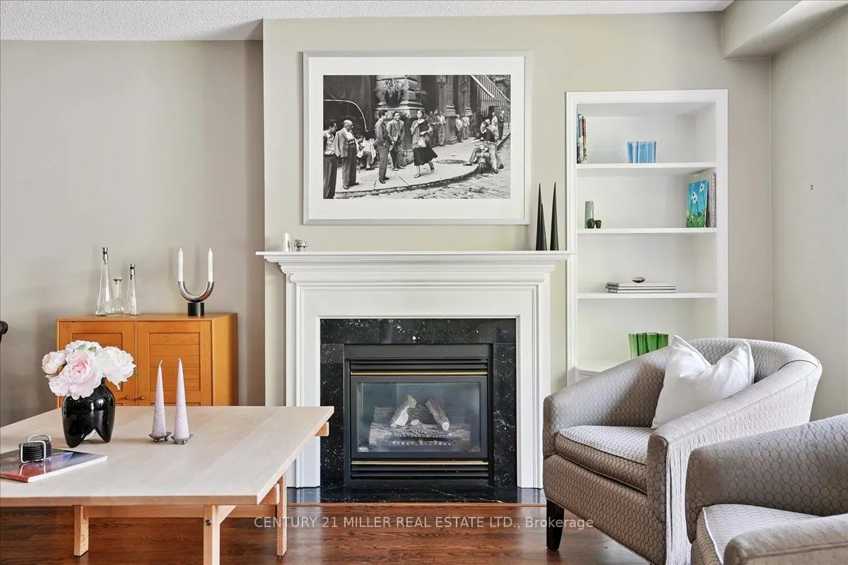 5427 Lakeshore Road, #4