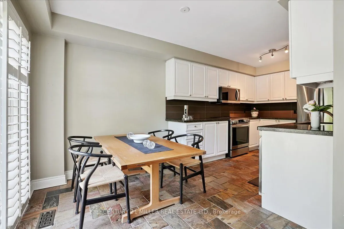 5427 Lakeshore Road, #4